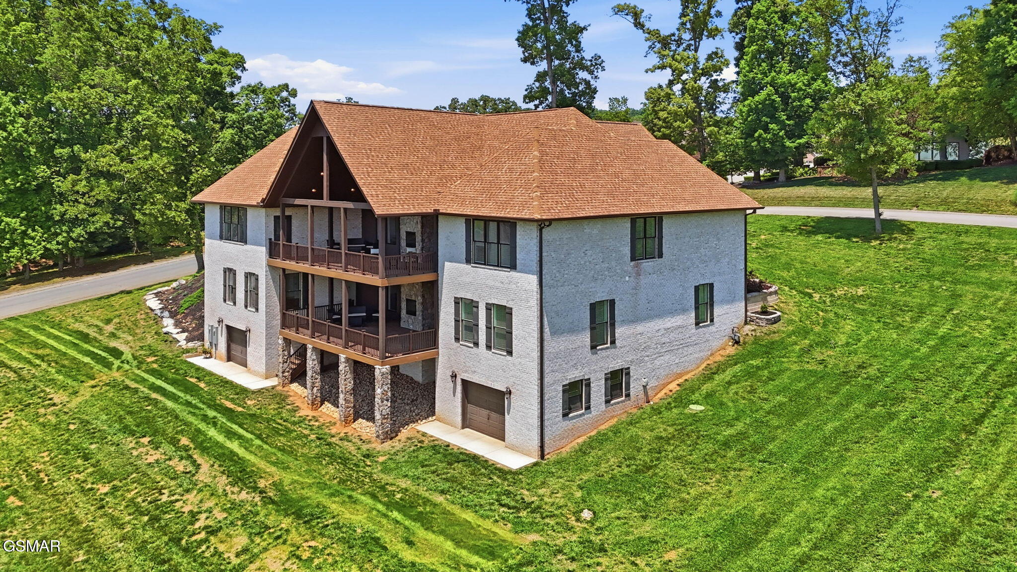 1005 Enchanted Drive Dandridge TN 37725