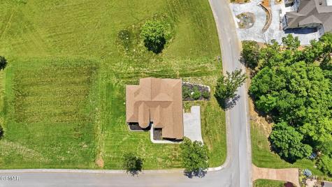 1005 Enchanted Drive Dandridge TN 37725