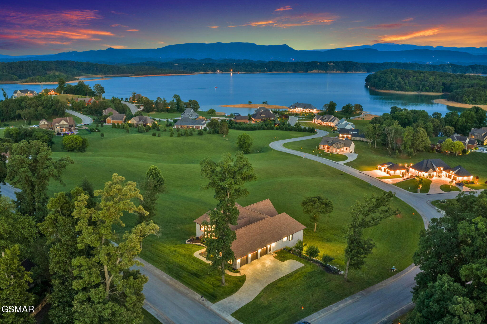 1005 Enchanted Drive Dandridge TN 37725
