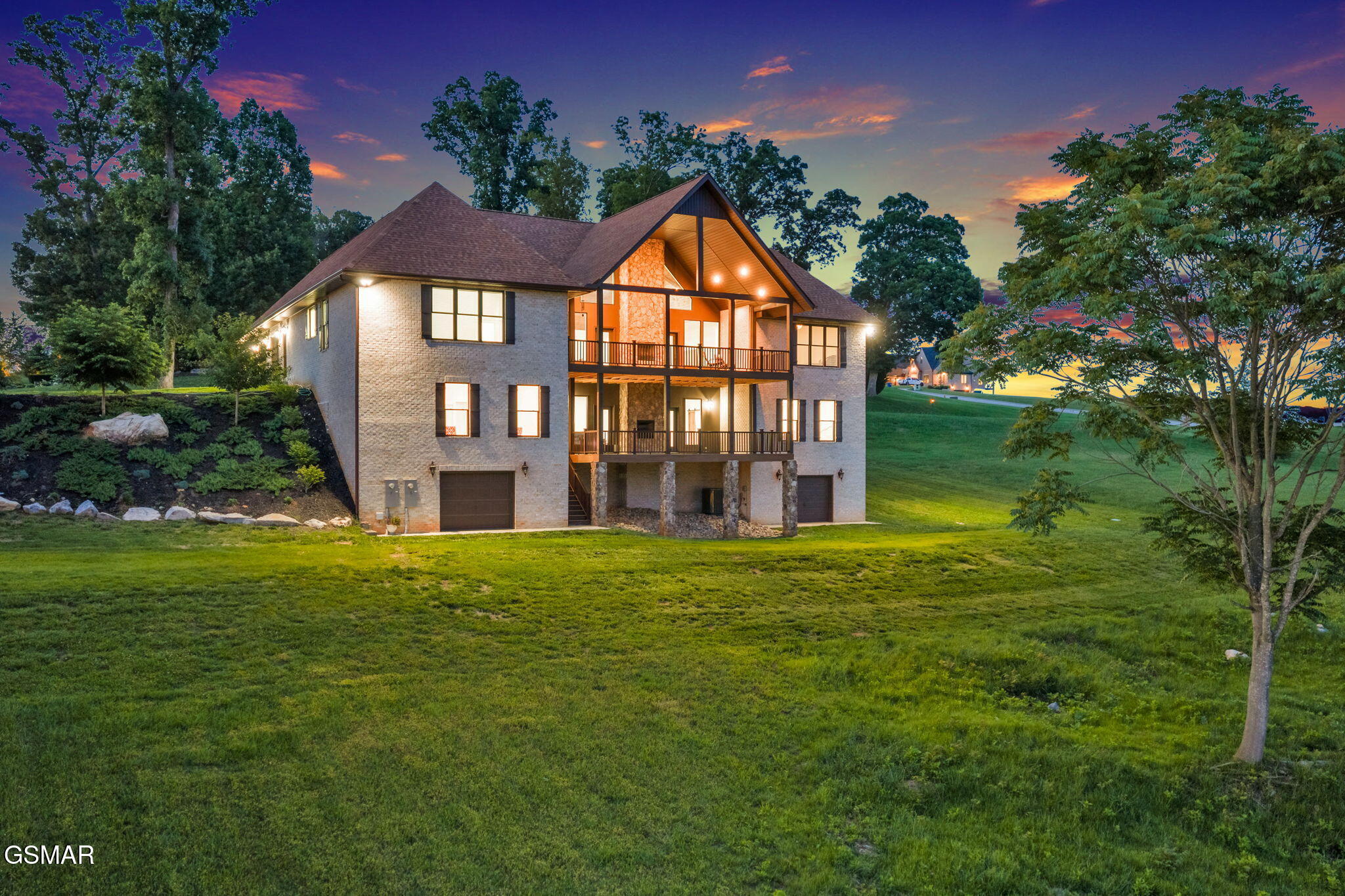1005 Enchanted Drive Dandridge TN 37725
