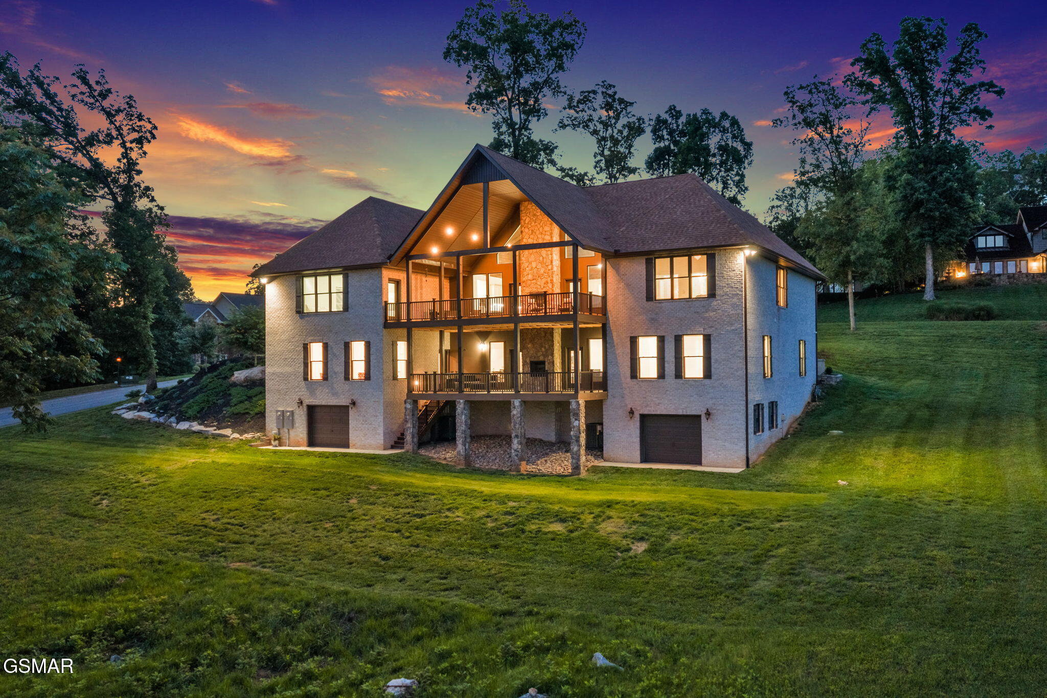 1005 Enchanted Drive Dandridge TN 37725
