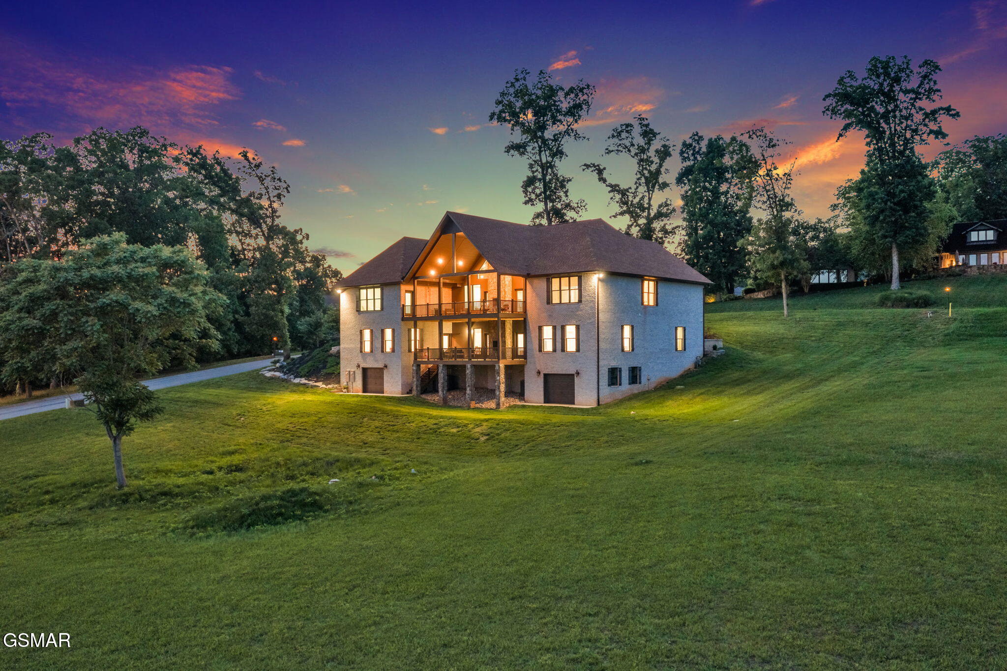 1005 Enchanted Drive Dandridge TN 37725