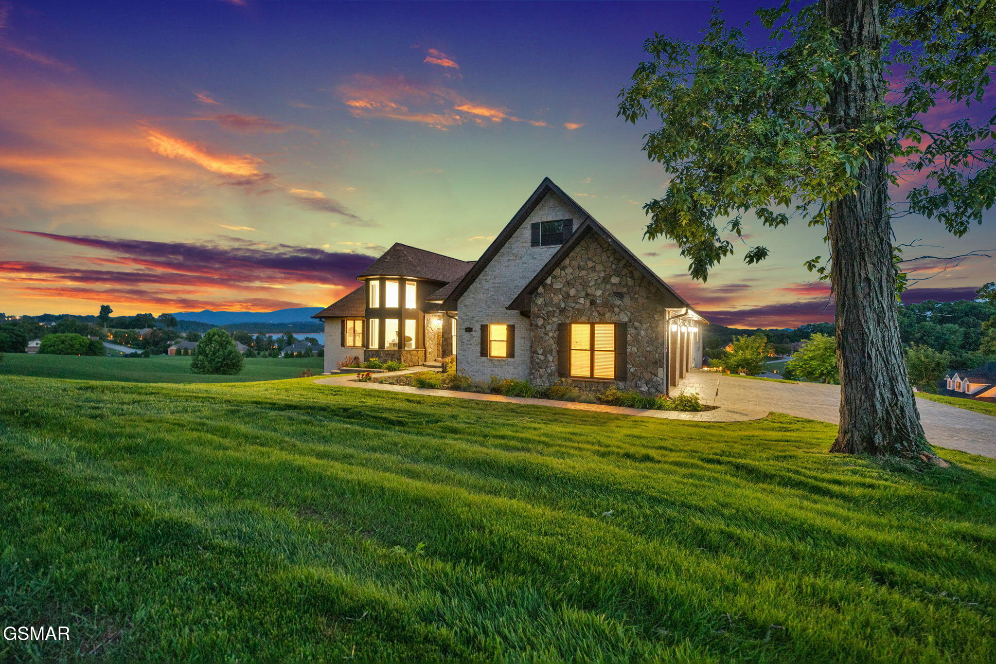 1005 Enchanted Drive Dandridge TN 37725