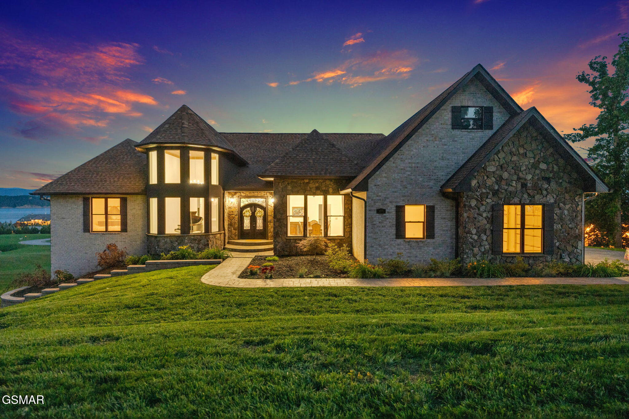 1005 Enchanted Drive Dandridge TN 37725