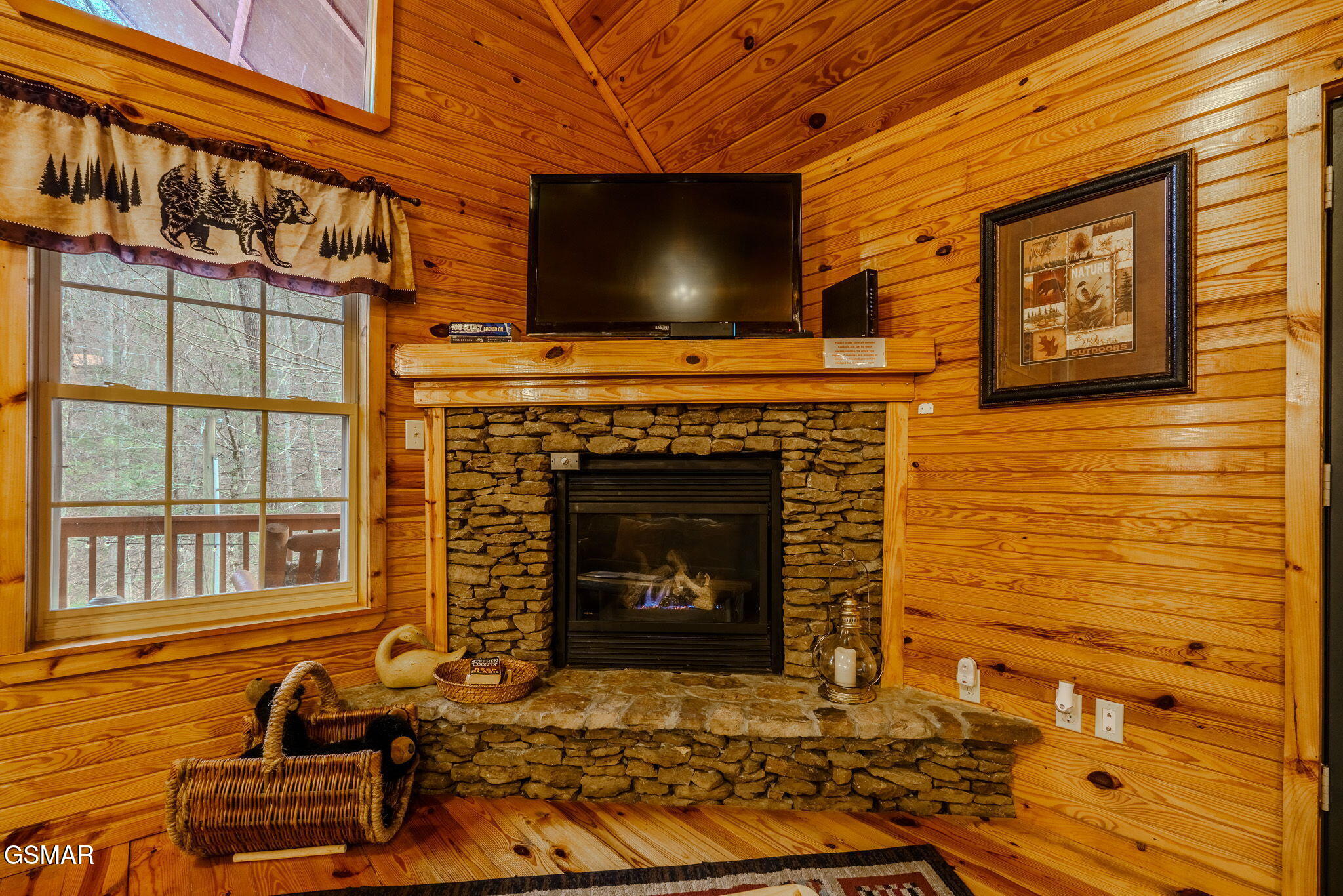 4040 Hickory Hollow Way Sevierville TN 37862