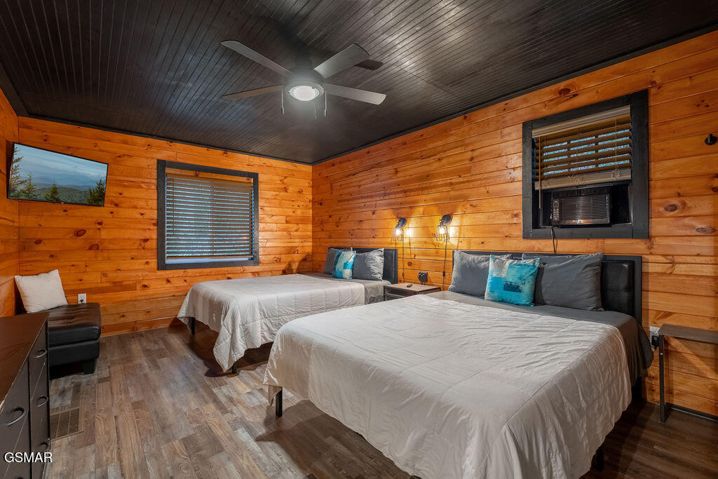 1043 Ski Mountain Road Gatlinburg TN 37738