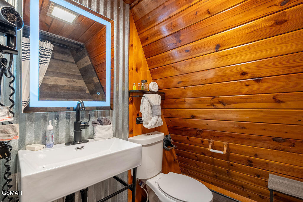 1043 Ski Mountain Road Gatlinburg TN 37738