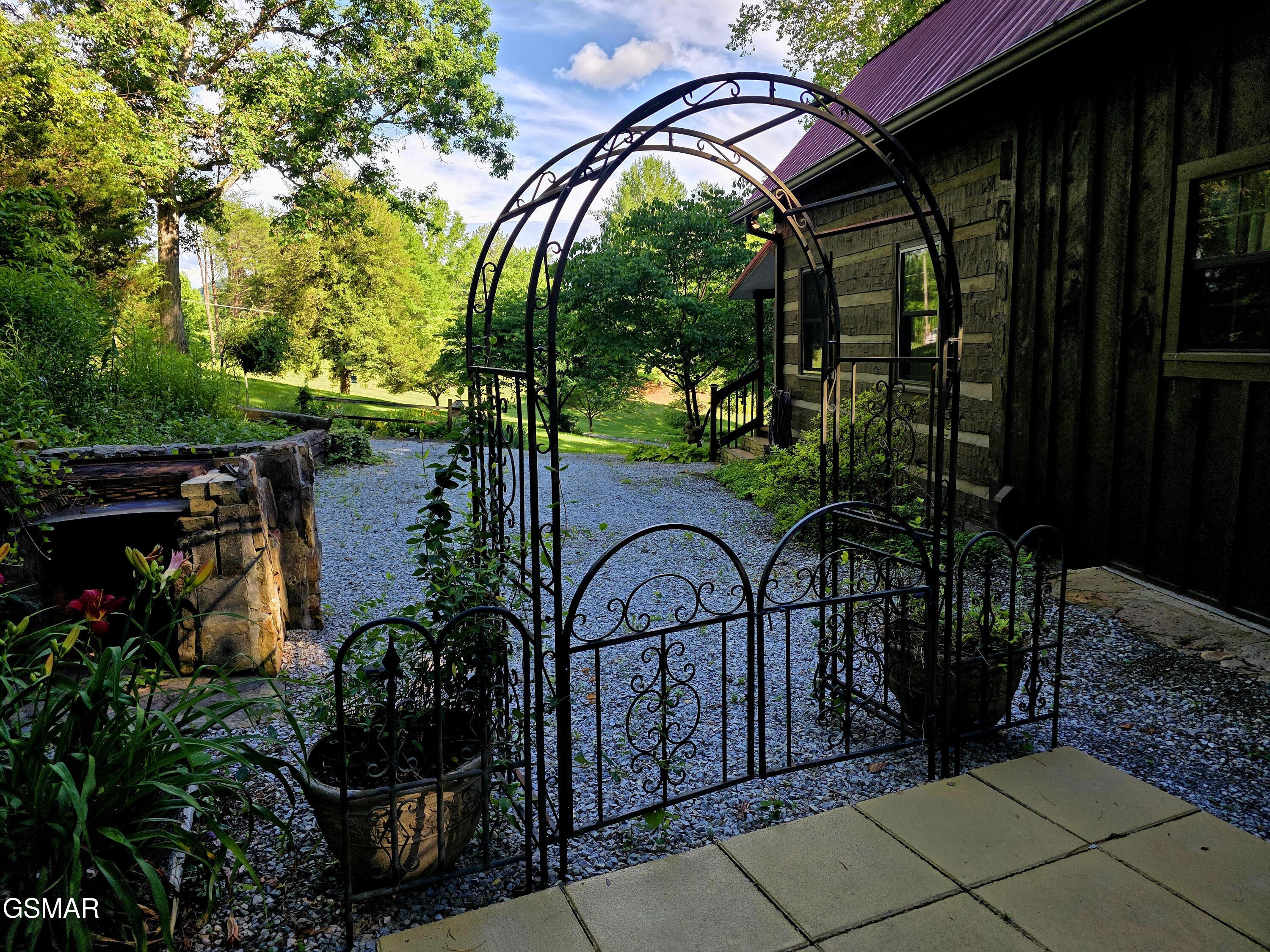 2824 Mary Ridge Farm Road Sevierville TN 37862