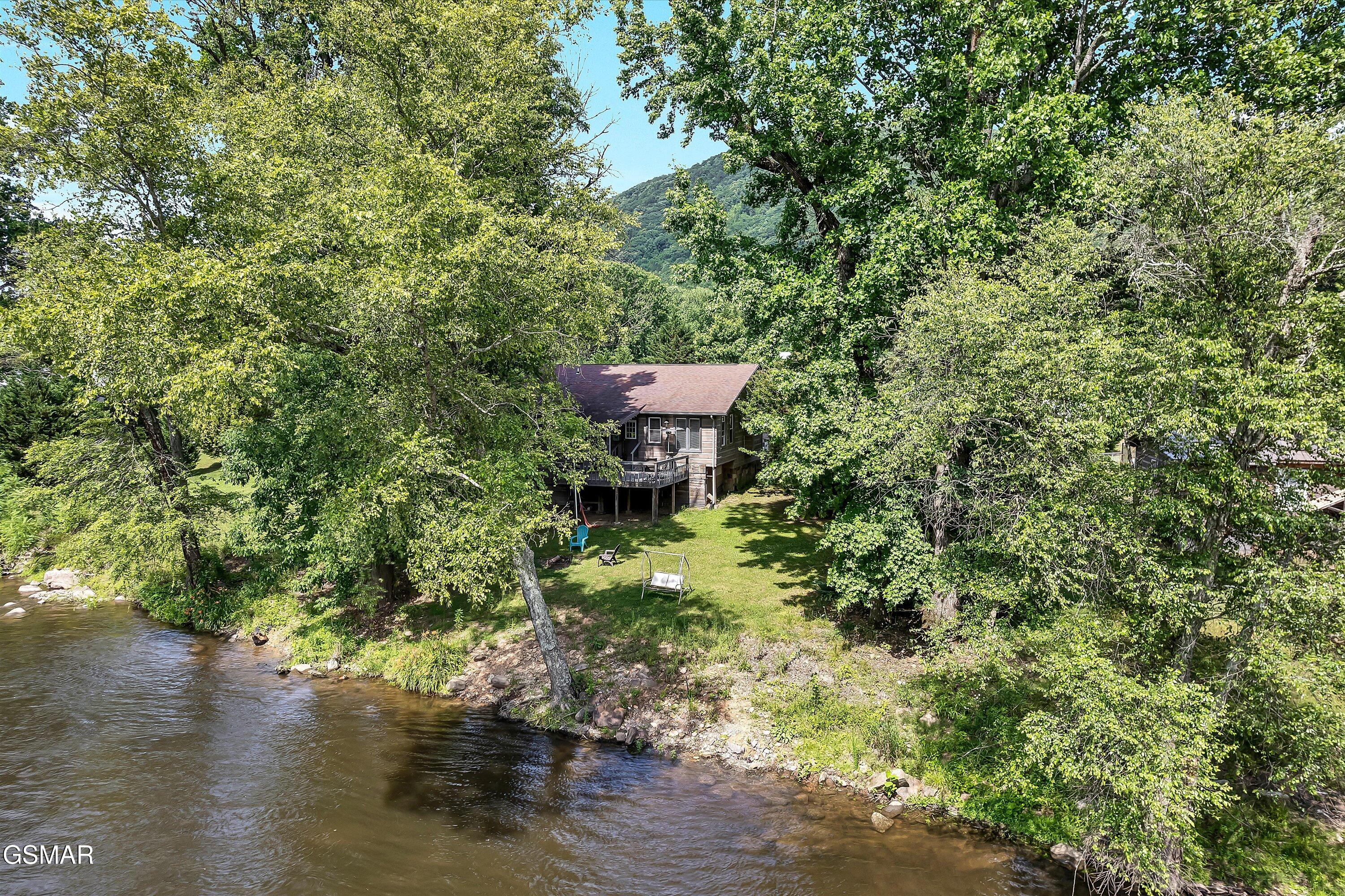 2259 Hartford Road Cosby TN 37722