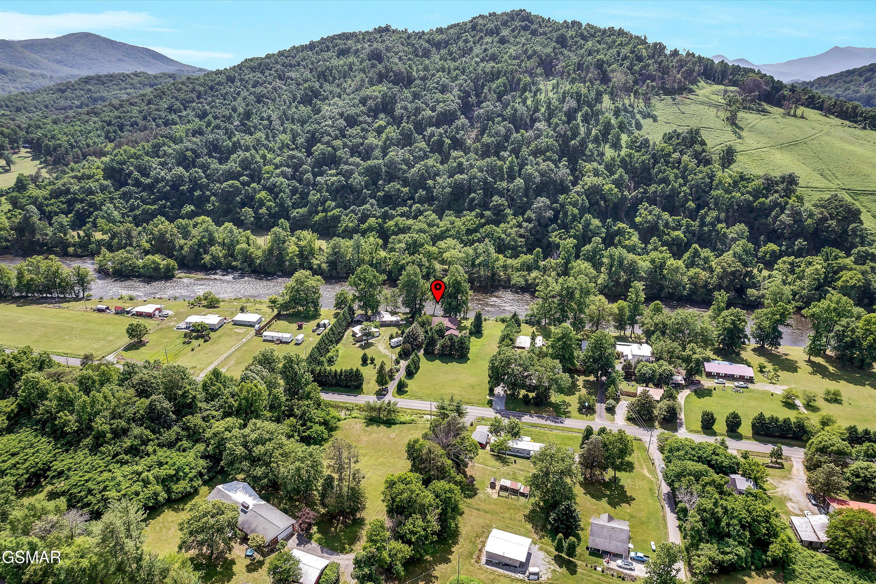 2259 Hartford Road Cosby TN 37722