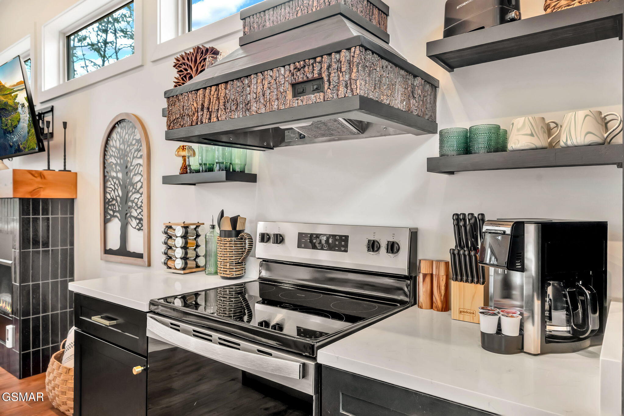 2385 Forge Hideaway Loop Pigeon Forge TN 37863