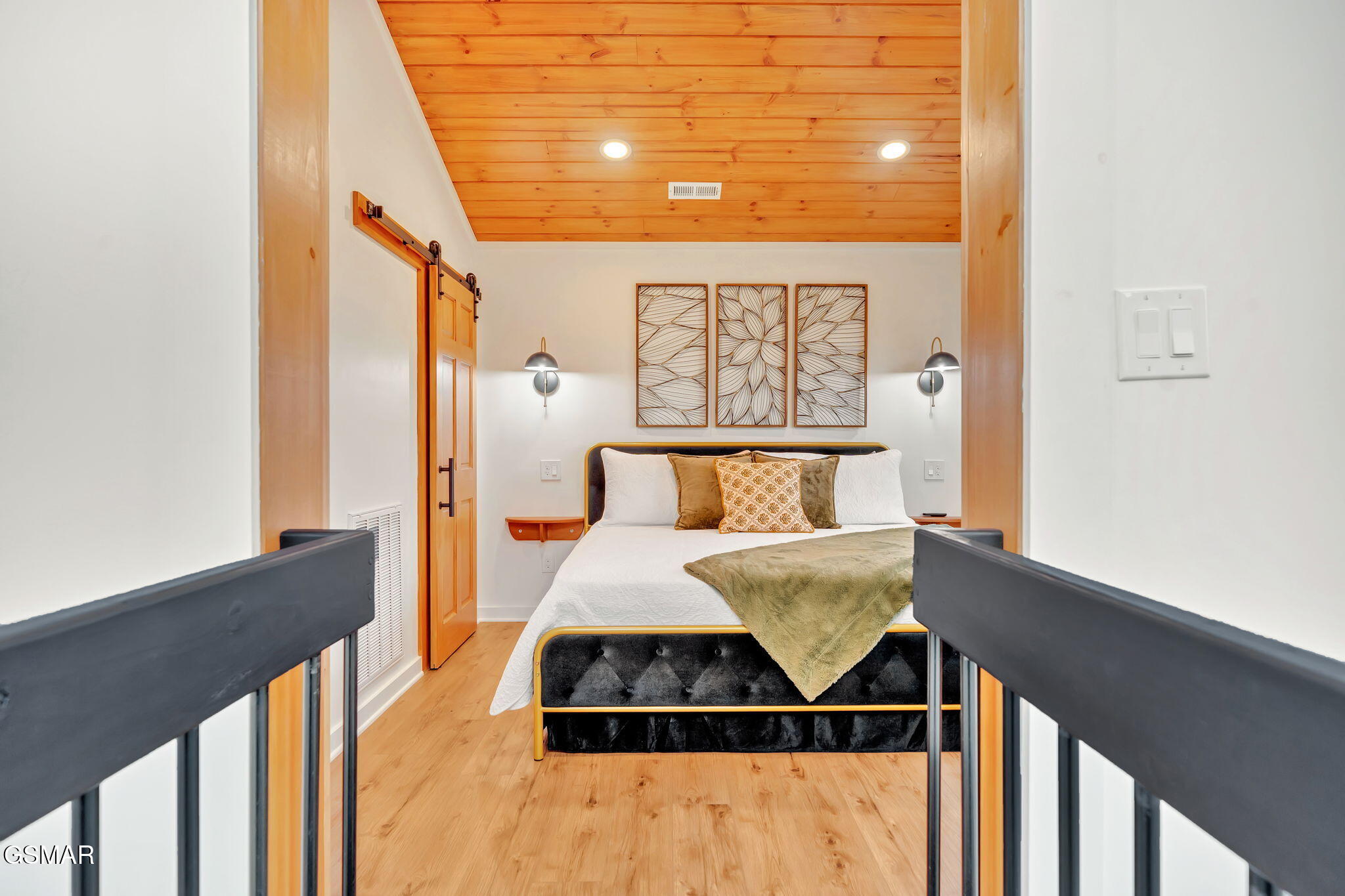 2385 Forge Hideaway Loop Pigeon Forge TN 37863