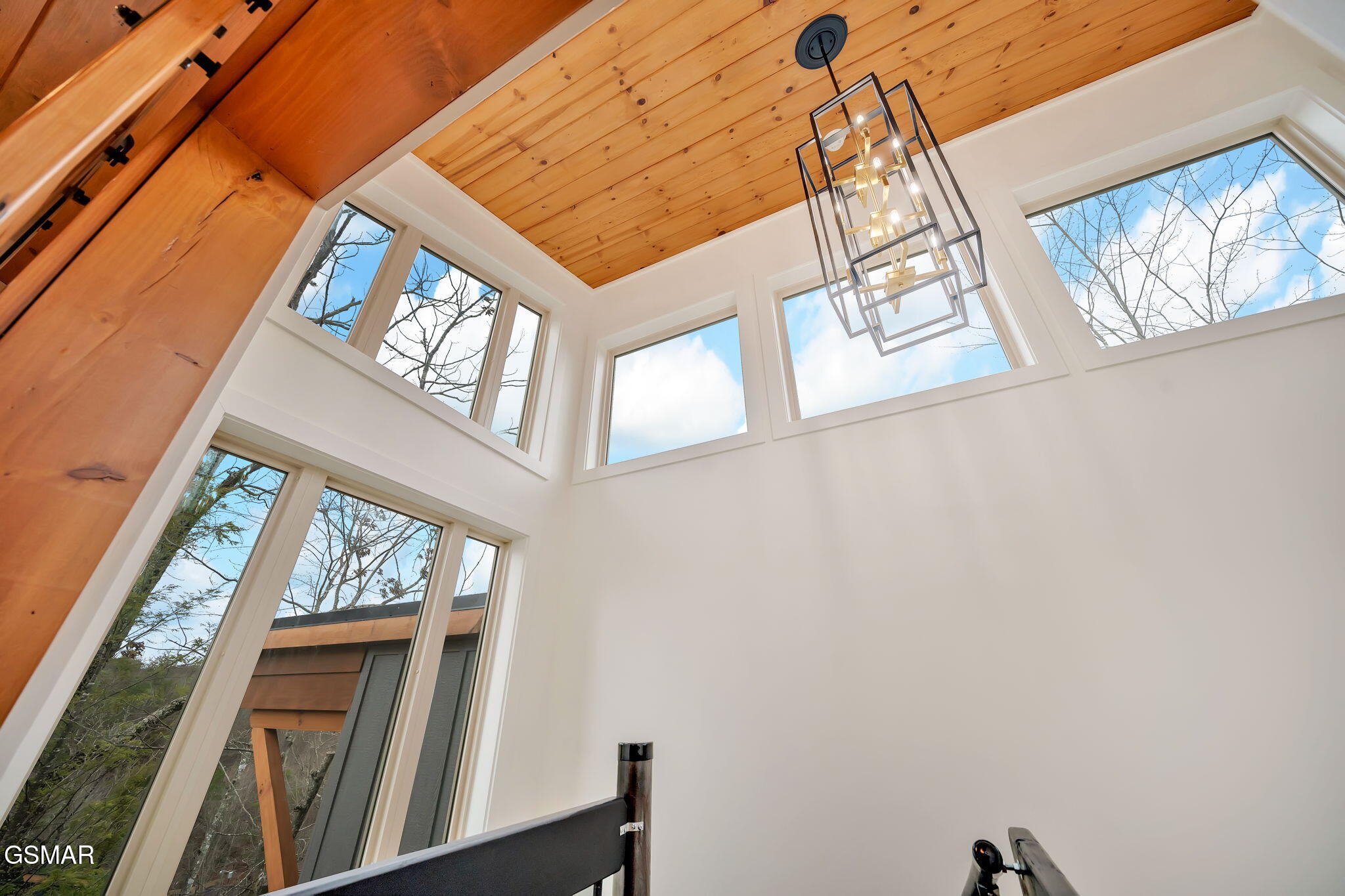 2385 Forge Hideaway Loop Pigeon Forge TN 37863