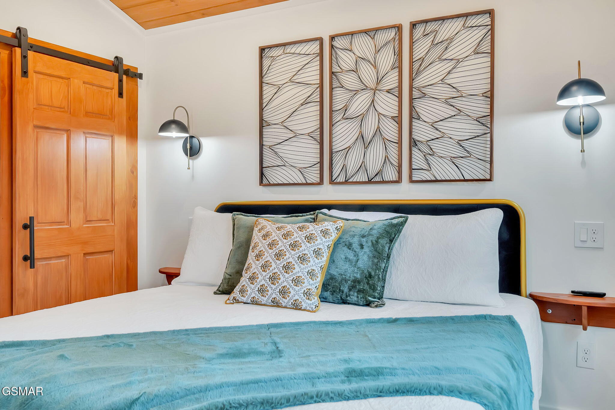 2385 Forge Hideaway Loop Pigeon Forge TN 37863