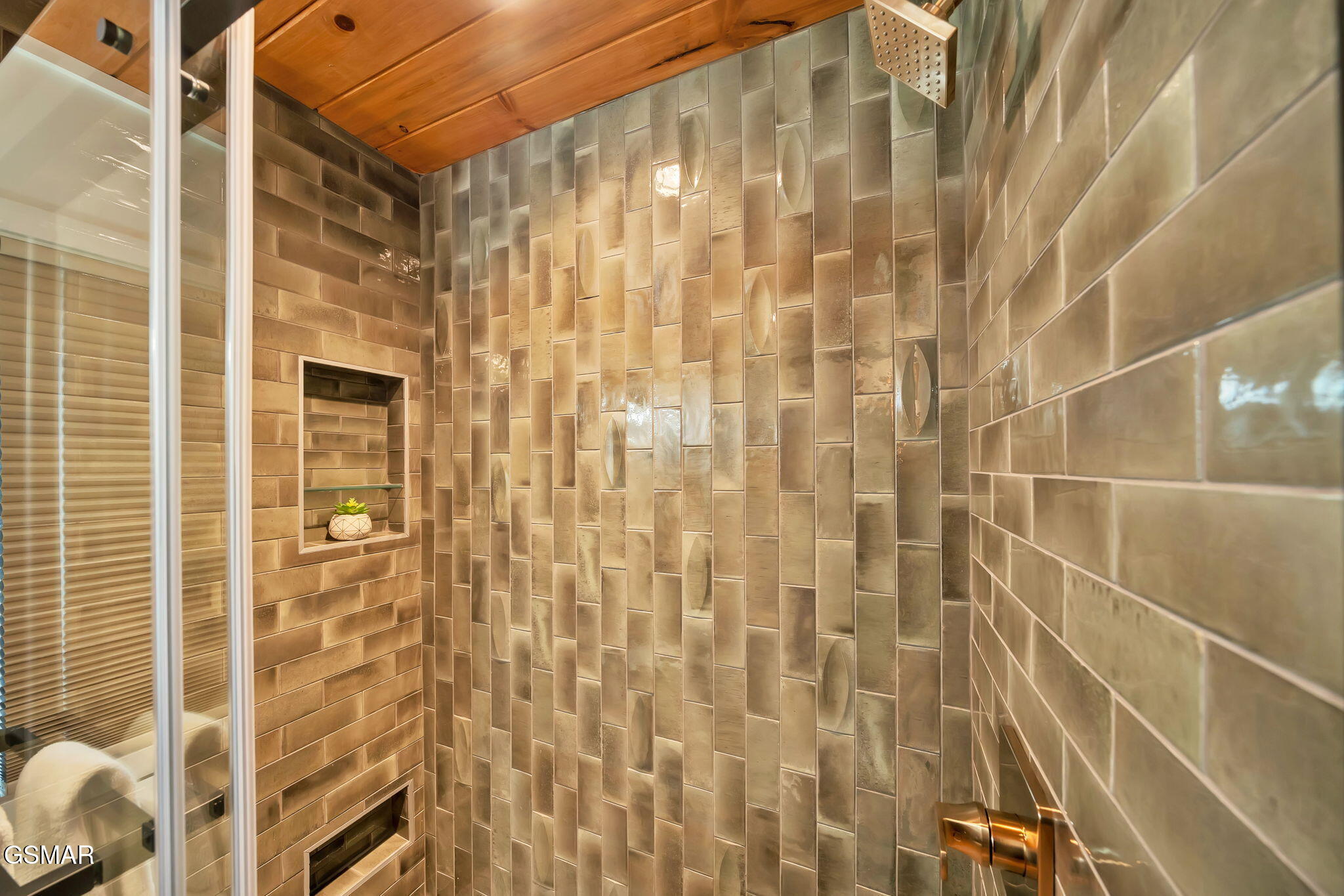 2385 Forge Hideaway Loop Pigeon Forge TN 37863