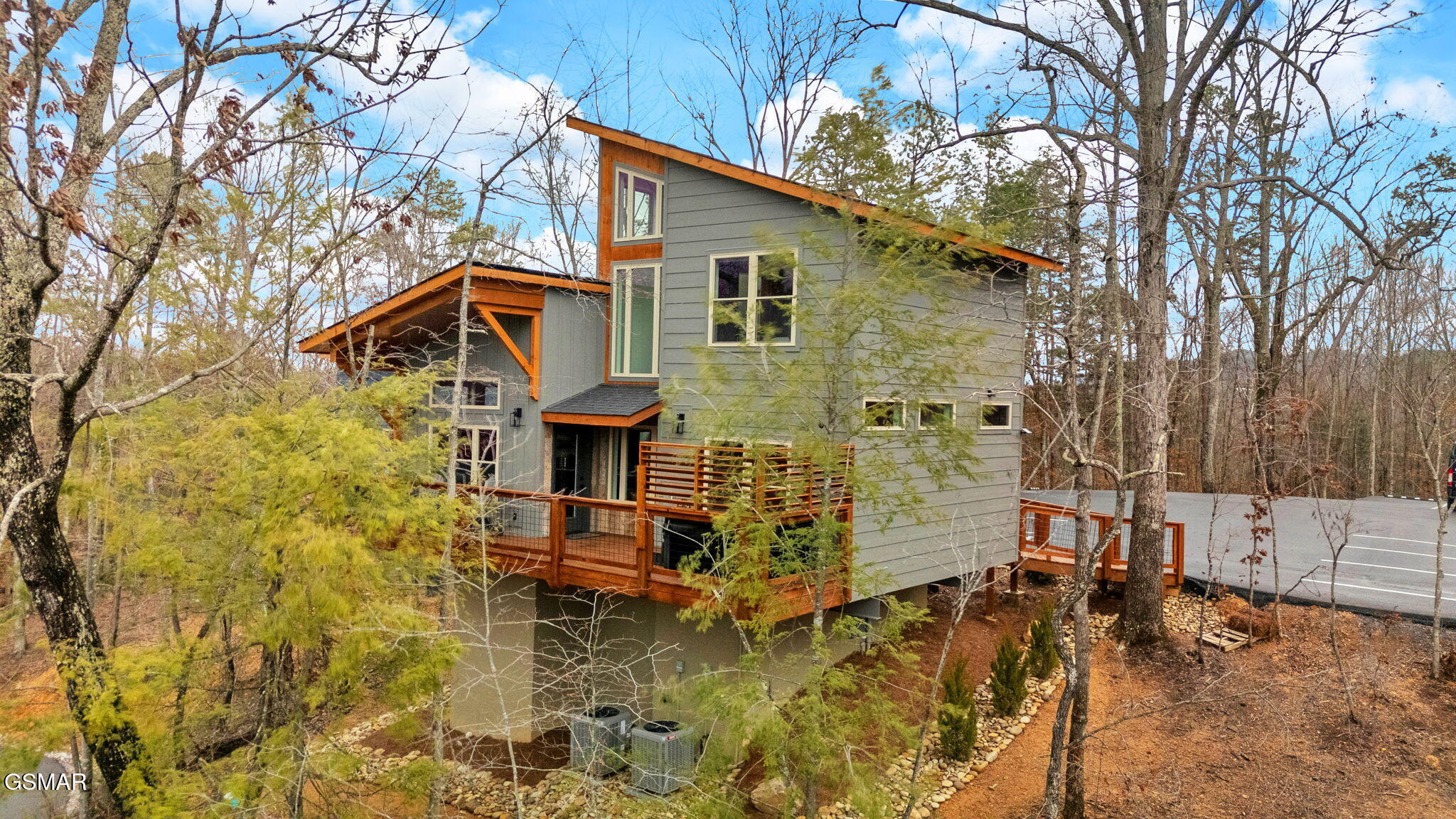 2385 Forge Hideaway Loop Pigeon Forge TN 37863