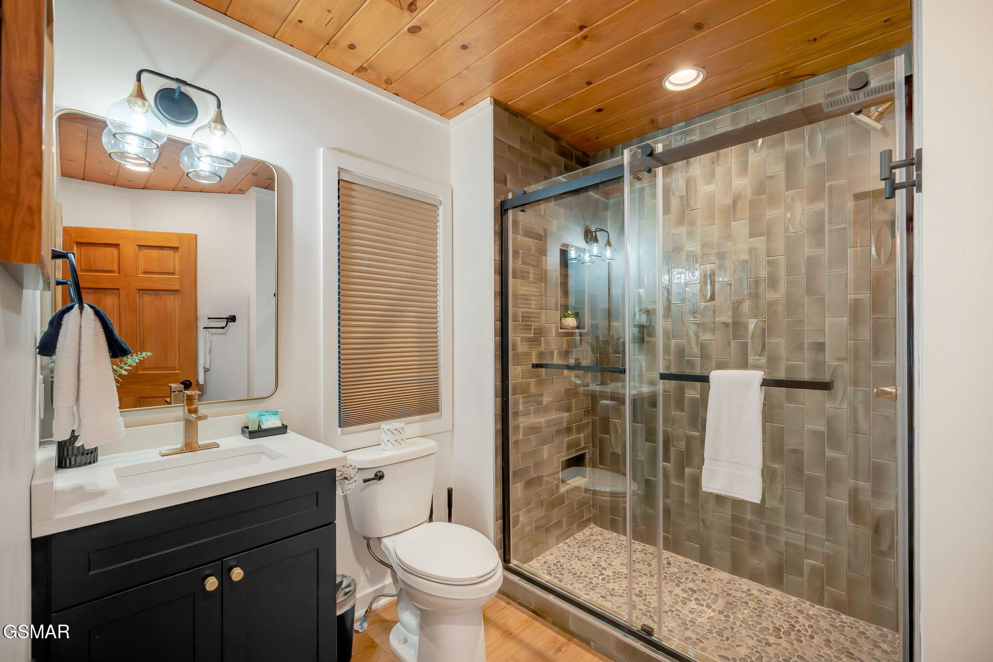 2385 Forge Hideaway Loop Pigeon Forge TN 37863