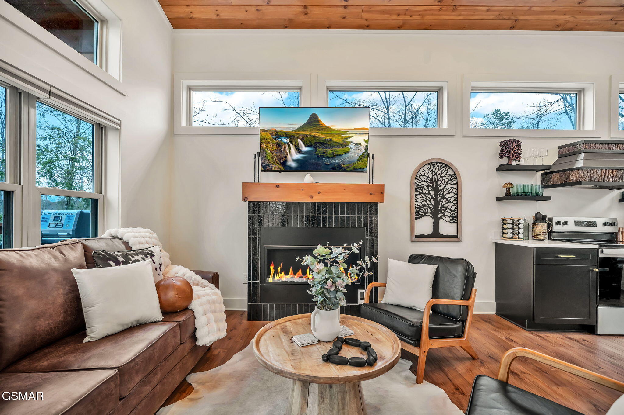 2385 Forge Hideaway Loop Pigeon Forge TN 37863