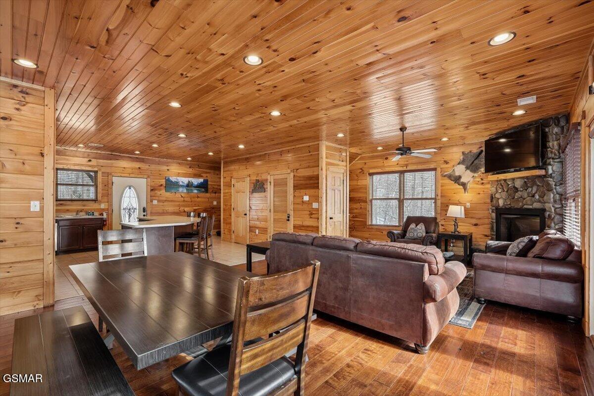 889 Great Smoky Way Gatlinburg TN 37738