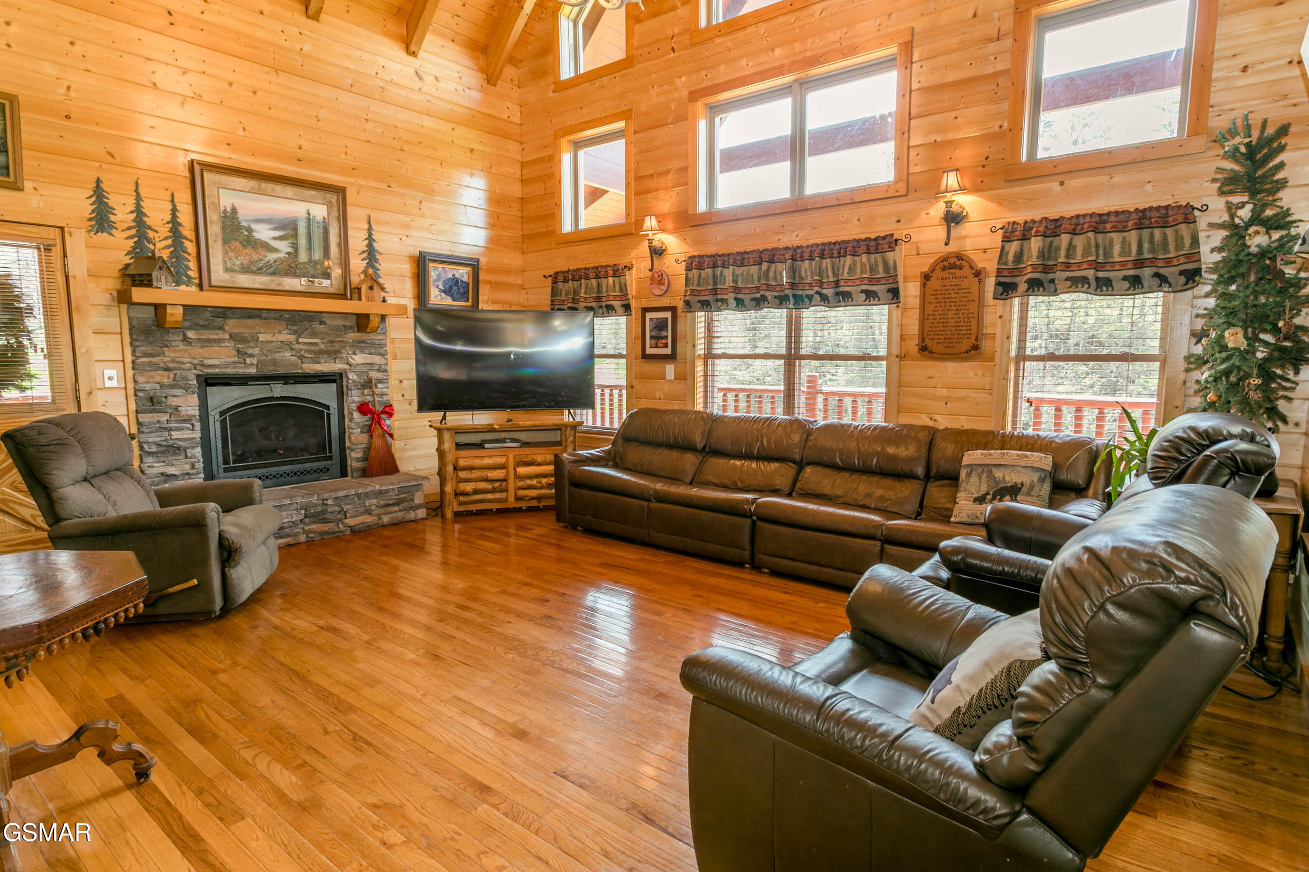 3385 Clear Valley Drive Sevierville TN 37862