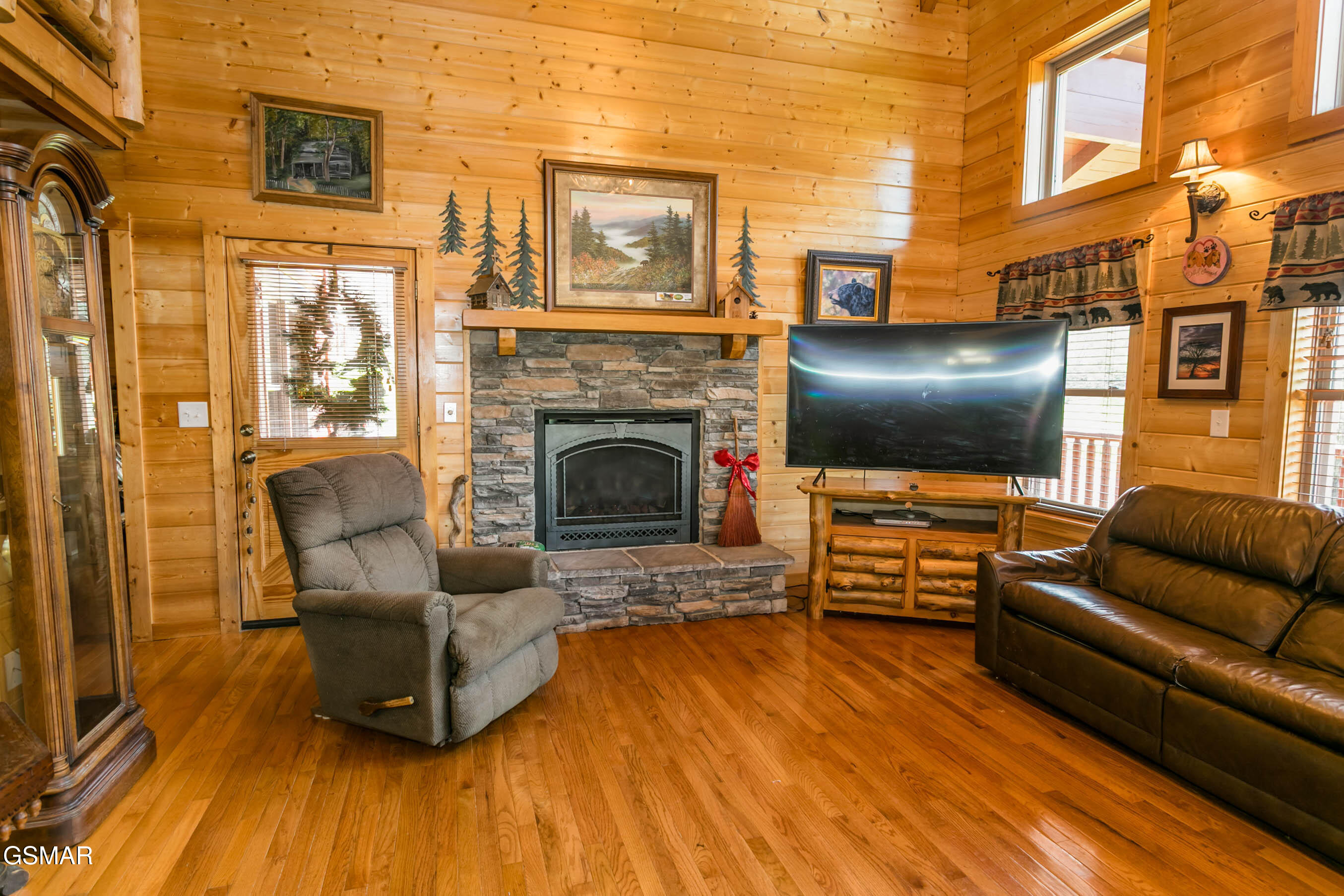 3385 Clear Valley Drive Sevierville TN 37862