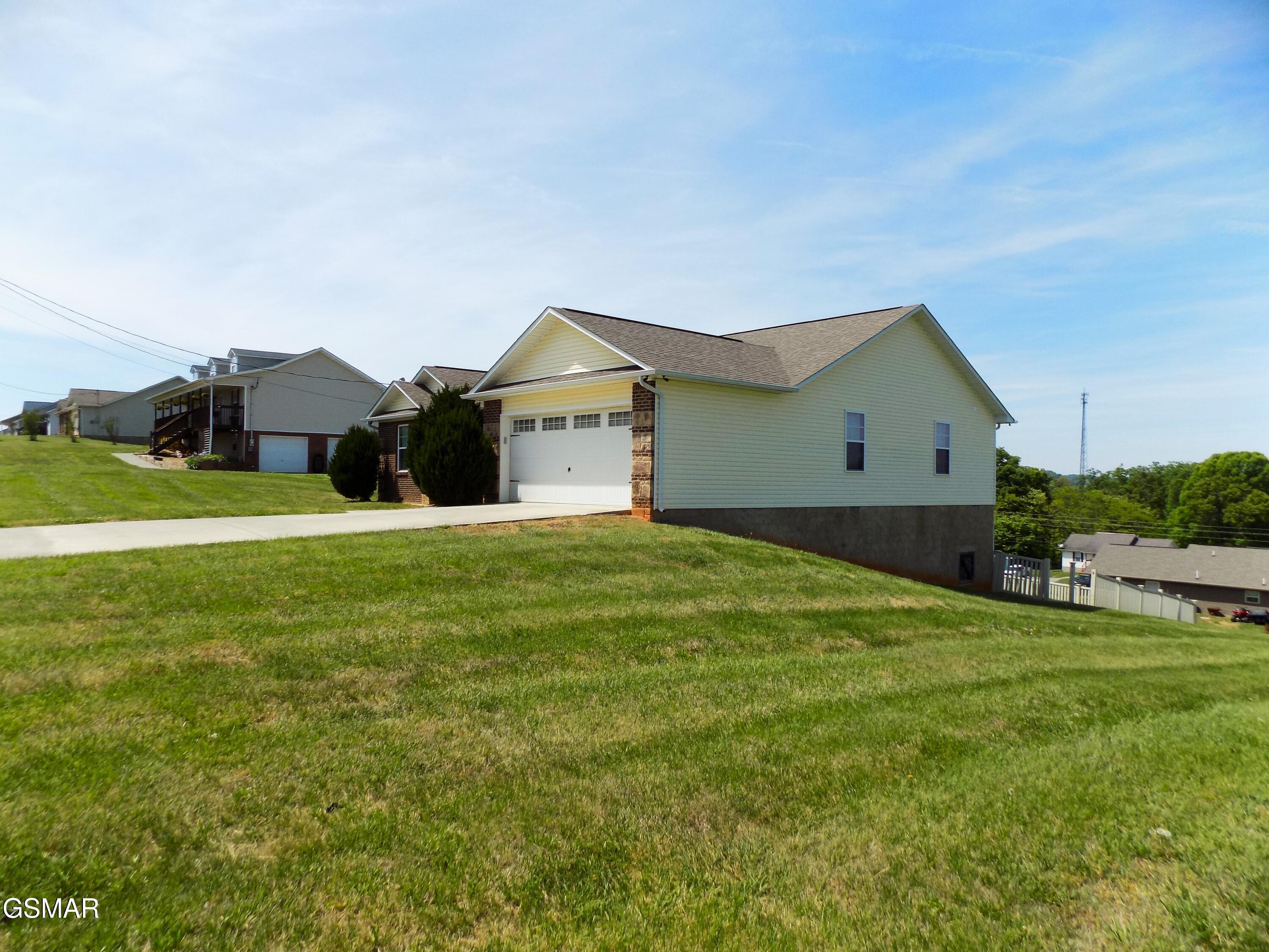 642 Privet Drive Dandridge TN 37725