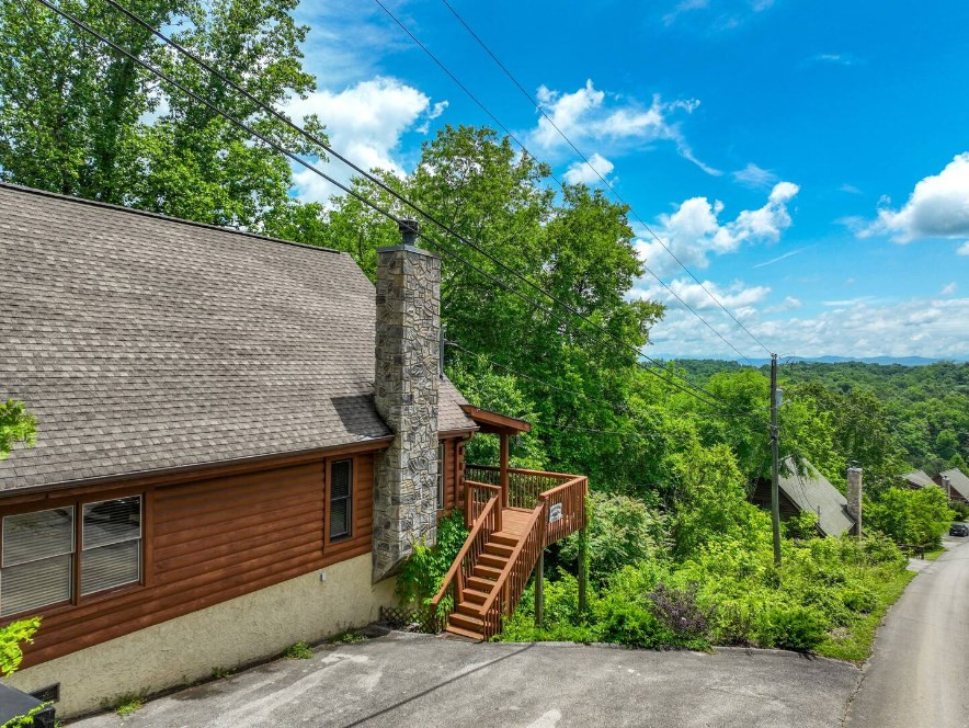 2205 Eagle Feather Drive Sevierville TN 37876