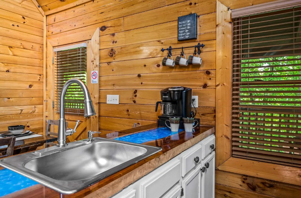 2205 Eagle Feather Drive Sevierville TN 37876