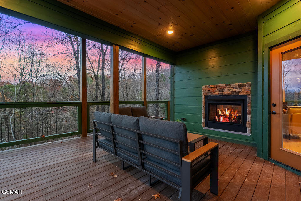 1857 Beach Front Drive Sevierville TN 37876