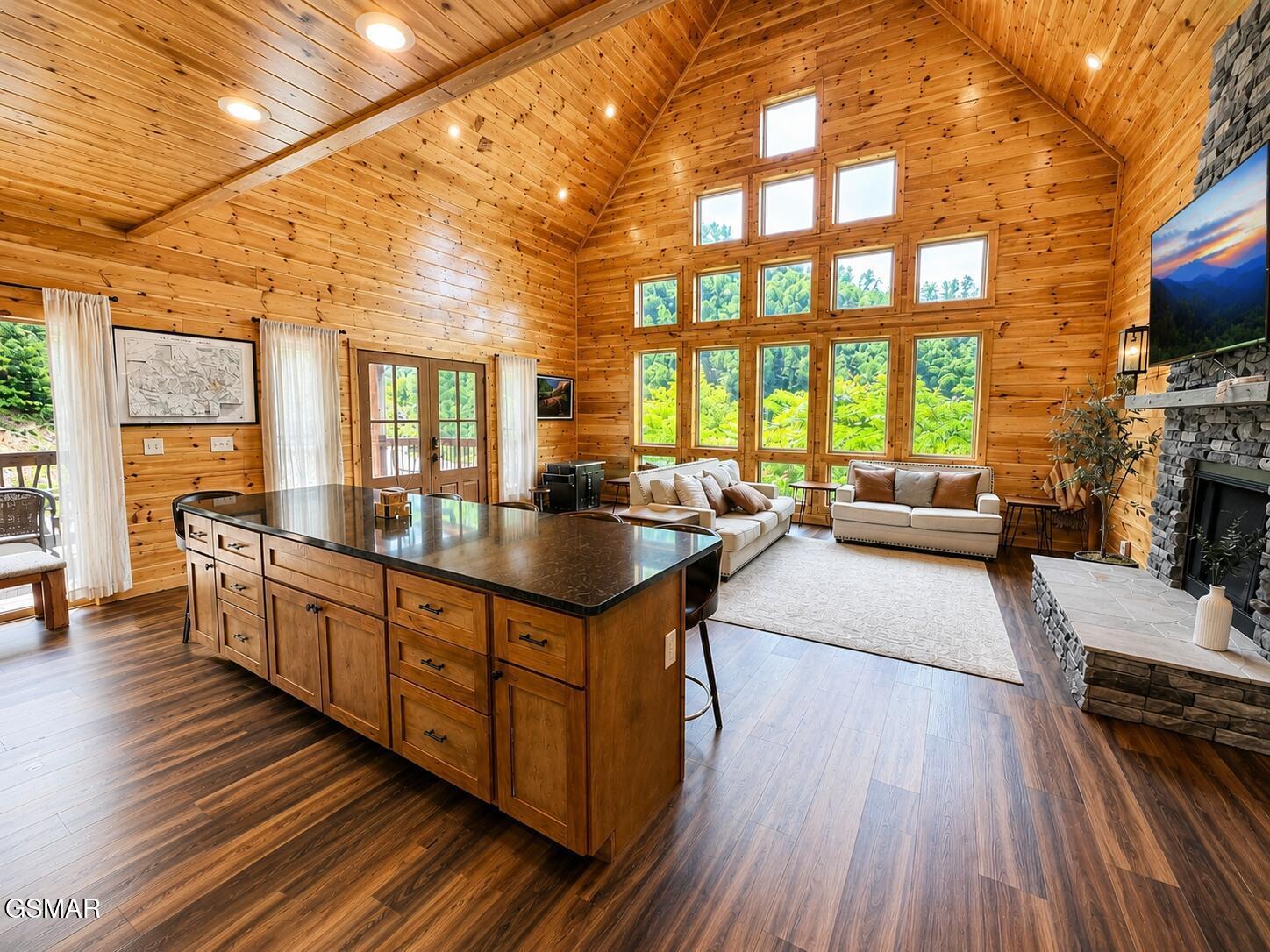 862 Crest View Drive Gatlinburg TN 37738
