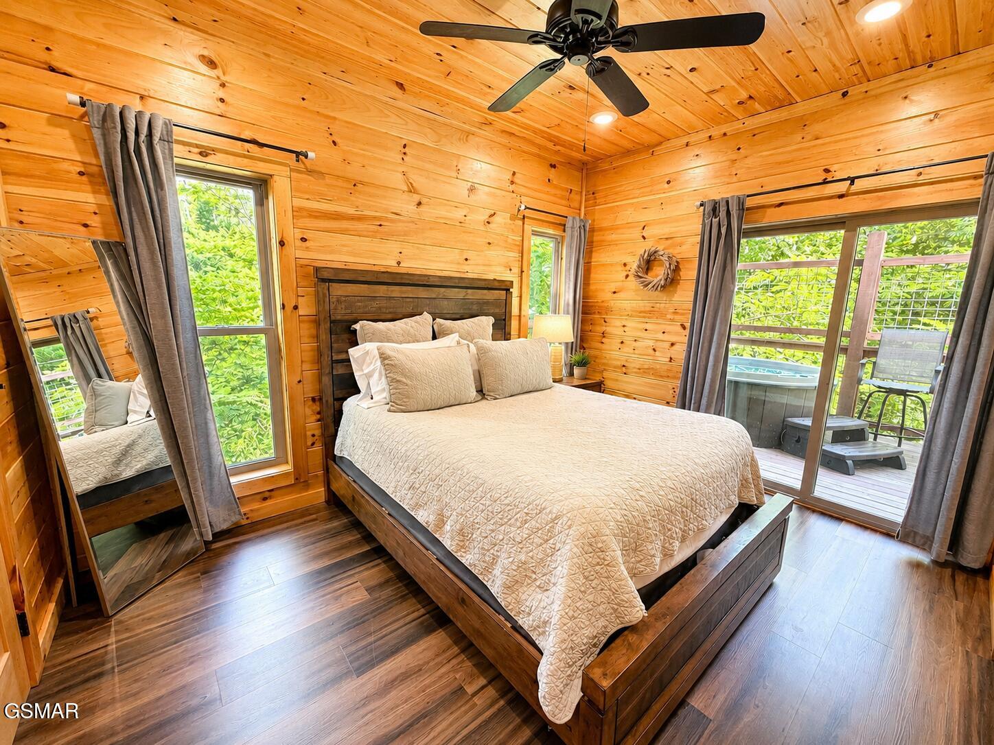 862 Crest View Drive Gatlinburg TN 37738