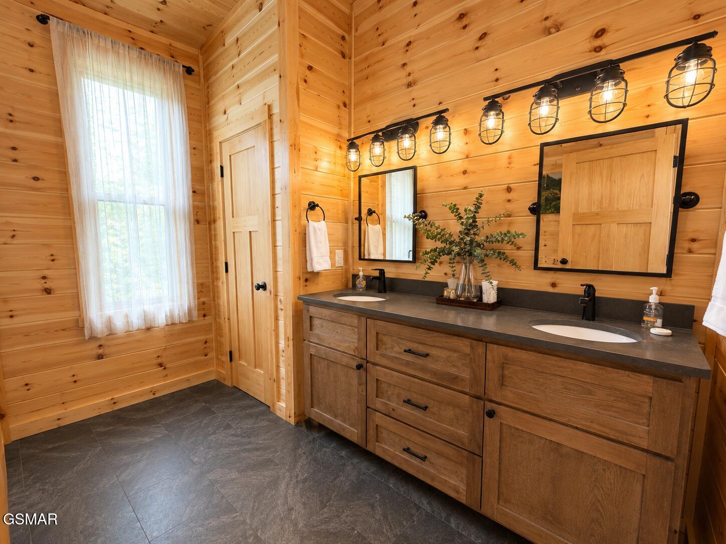862 Crest View Drive Gatlinburg TN 37738
