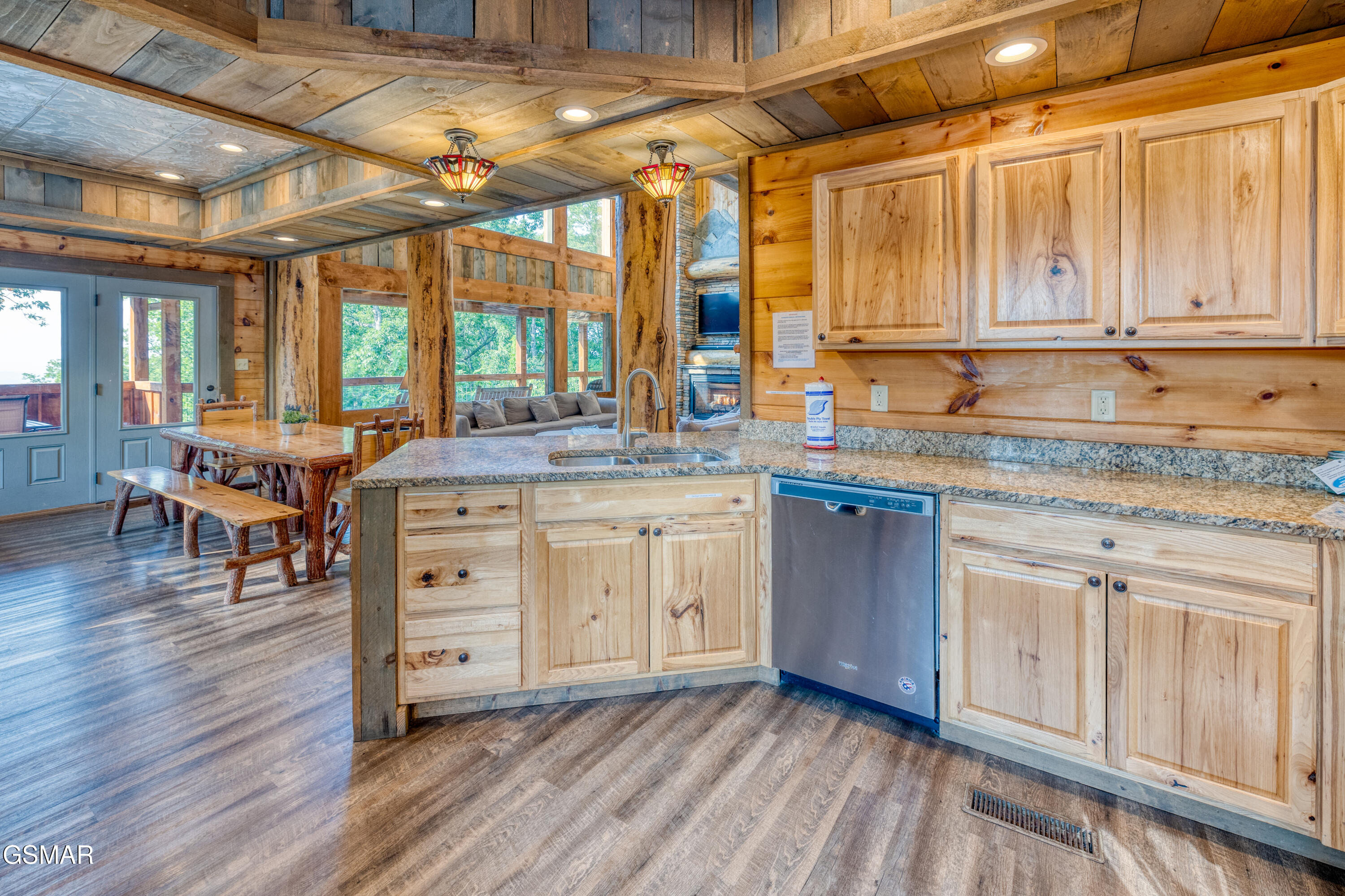 809 Pinecrest Way Sevierville TN 37862