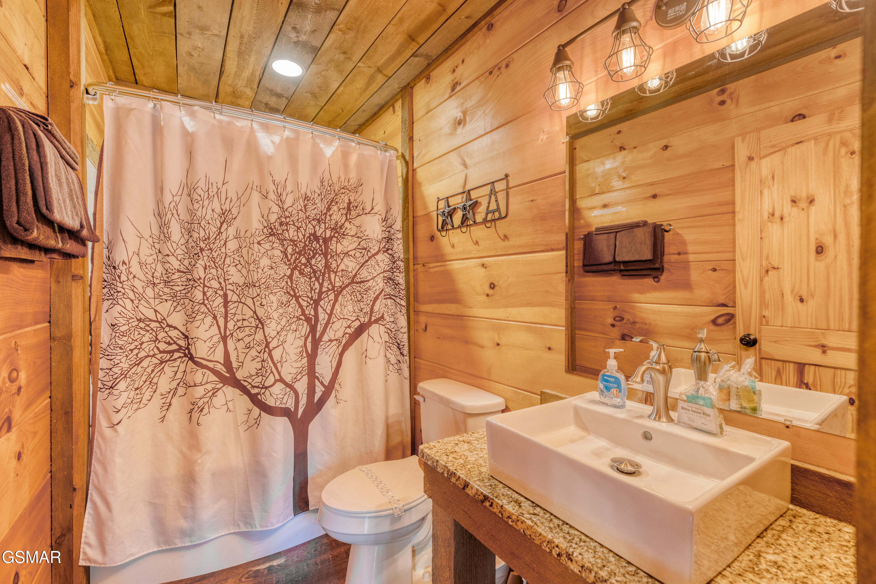 809 Pinecrest Way Sevierville TN 37862