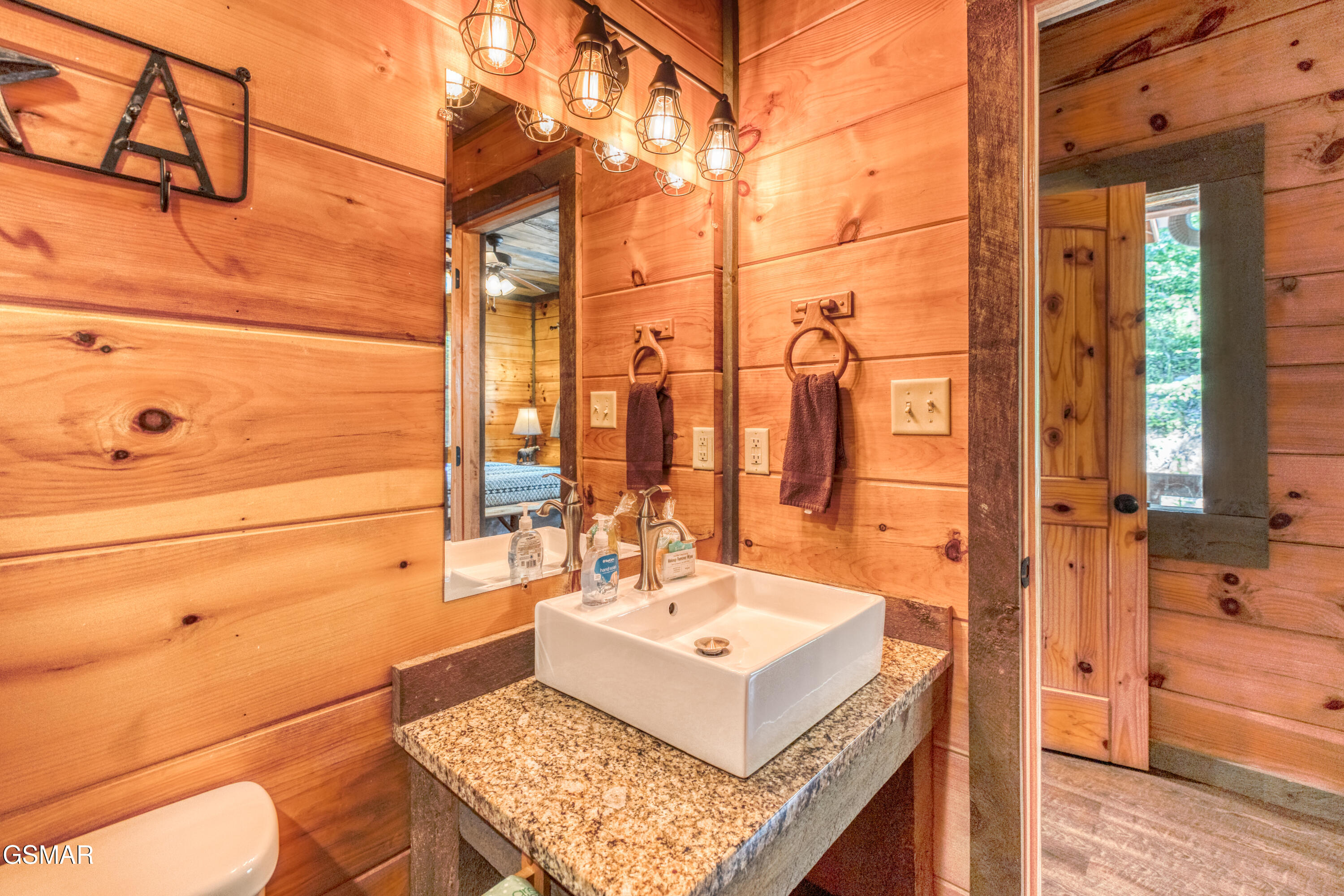 809 Pinecrest Way Sevierville TN 37862