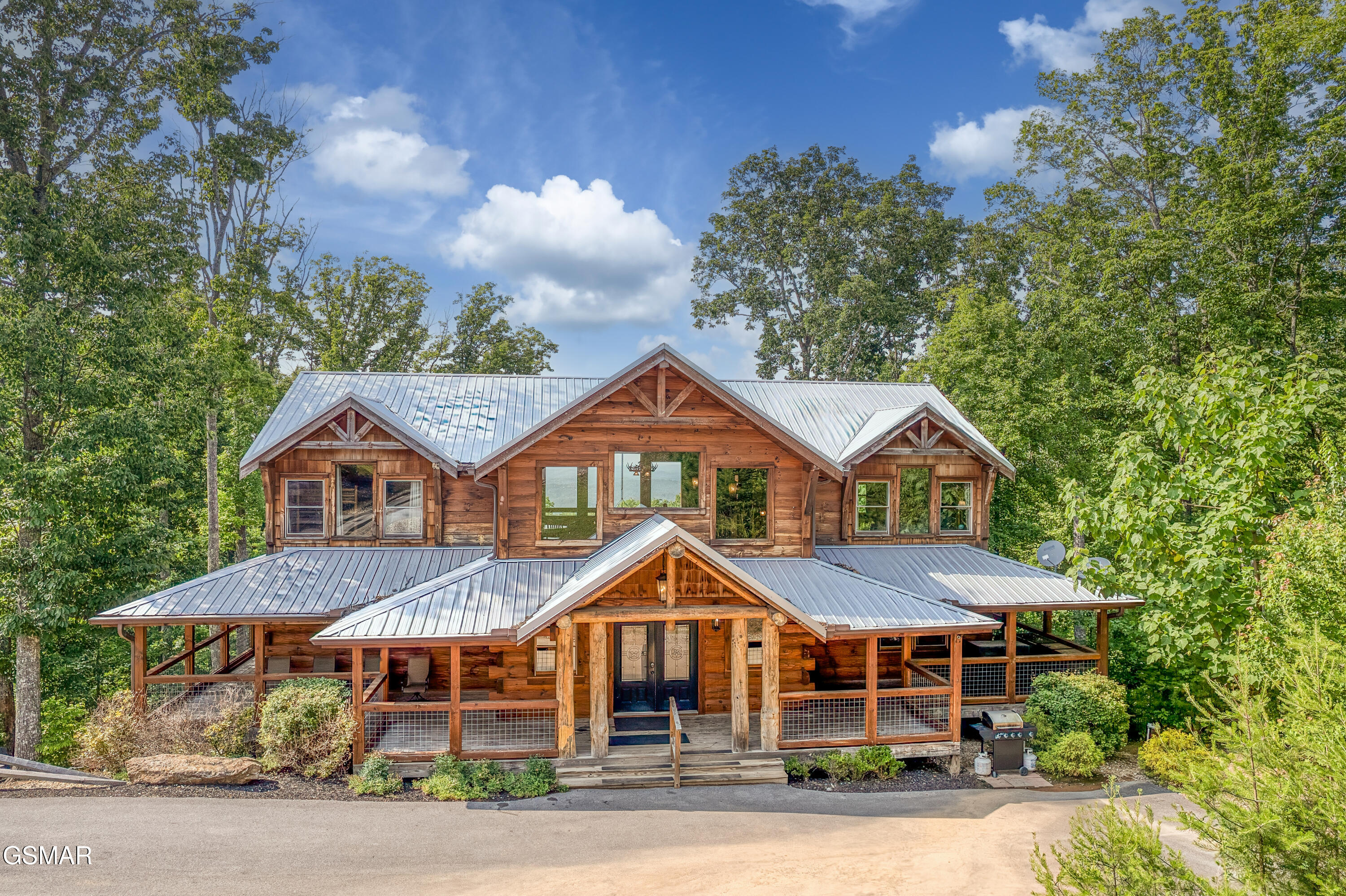 809 Pinecrest Way Sevierville TN 37862