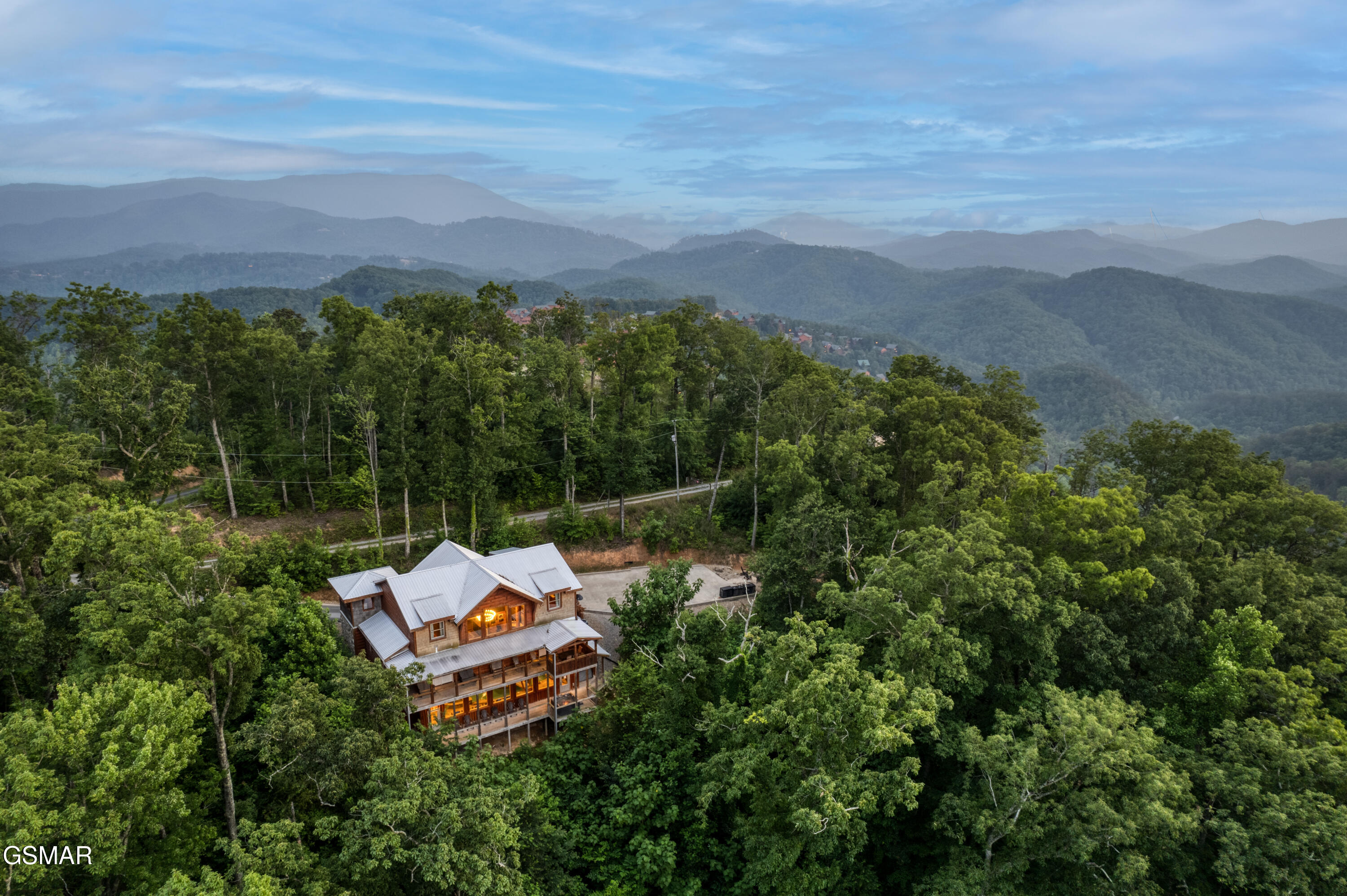 809 Pinecrest Way Sevierville TN 37862