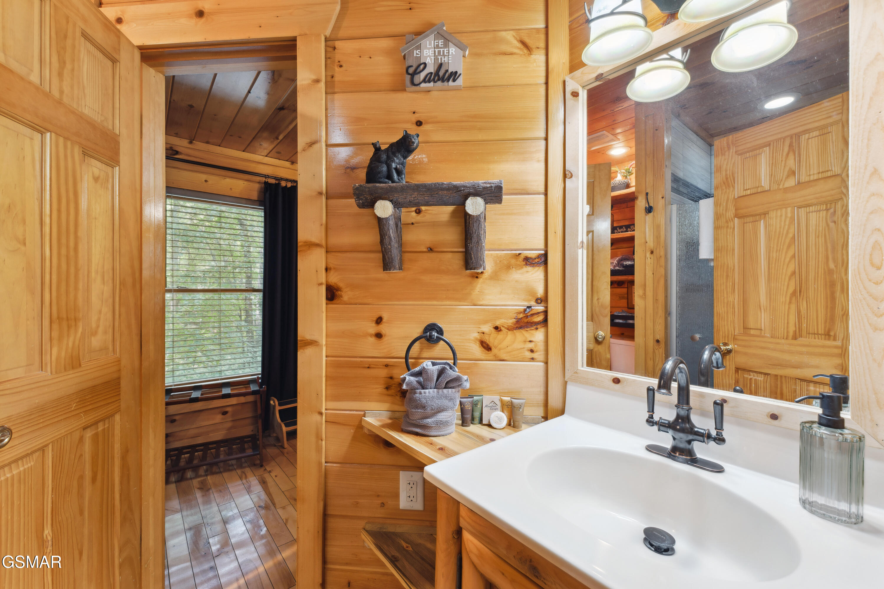 1314 Indian Court Sevierville TN 37876