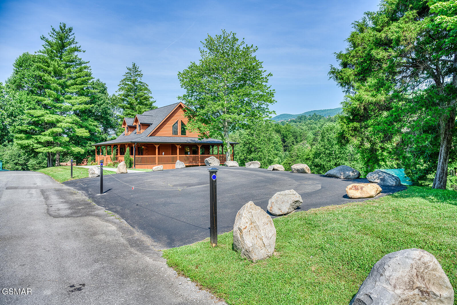 2028 Piney Overlook Lane Sevierville TN 37862