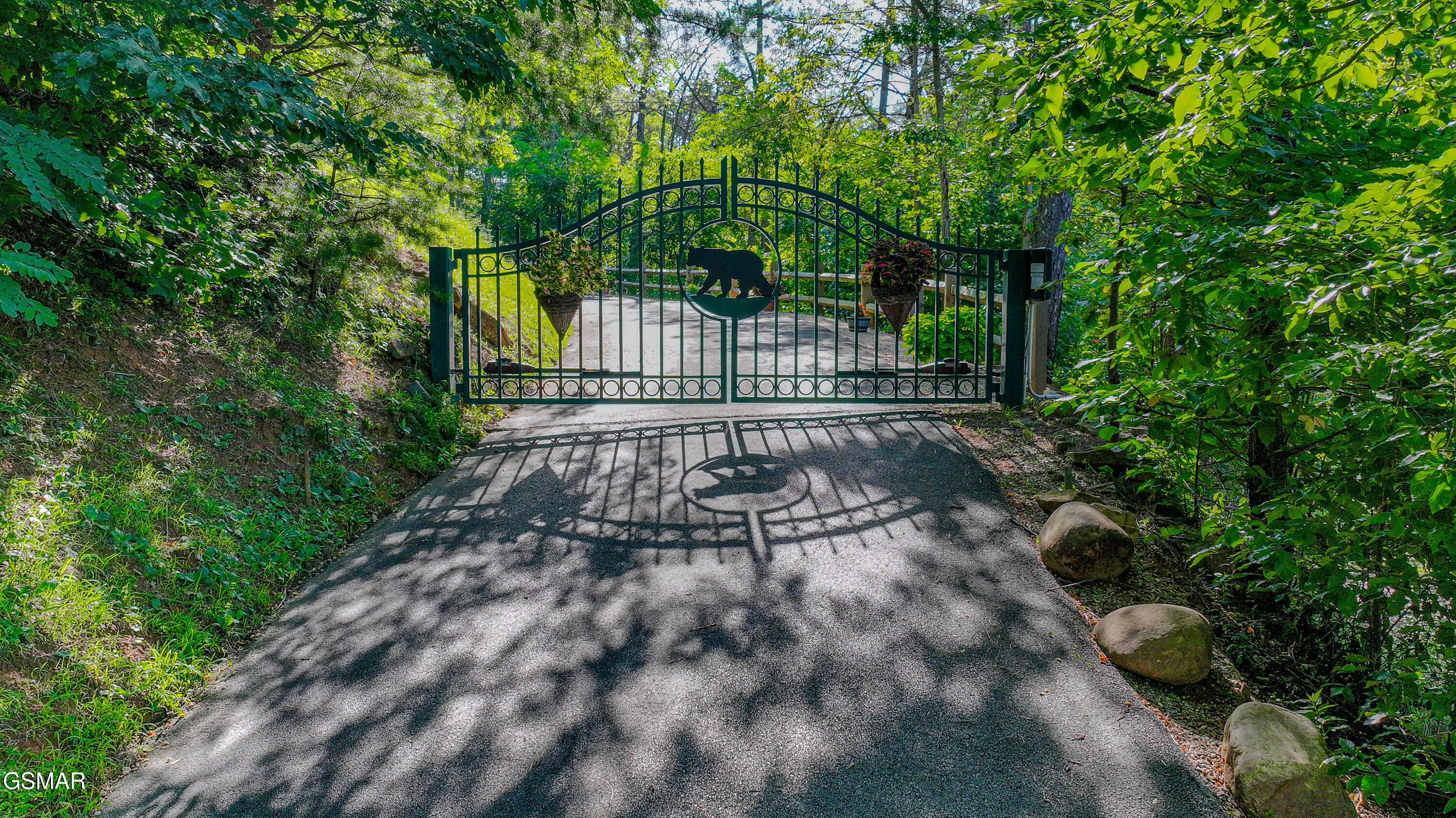 3341 Sugar Maple Loop Road Sevierville TN 37862