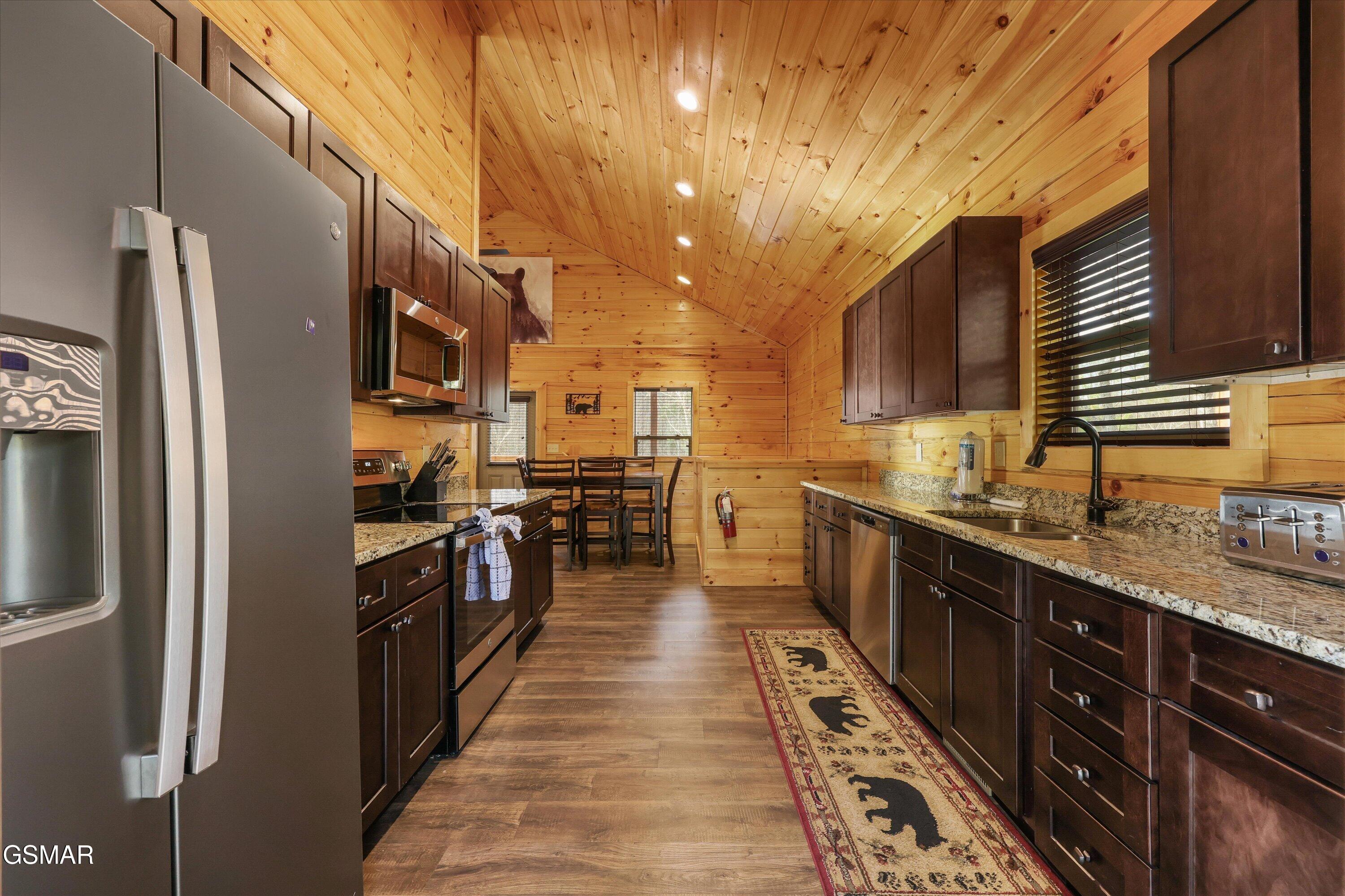 2182 Bear Haven Way Sevierville TN 37862