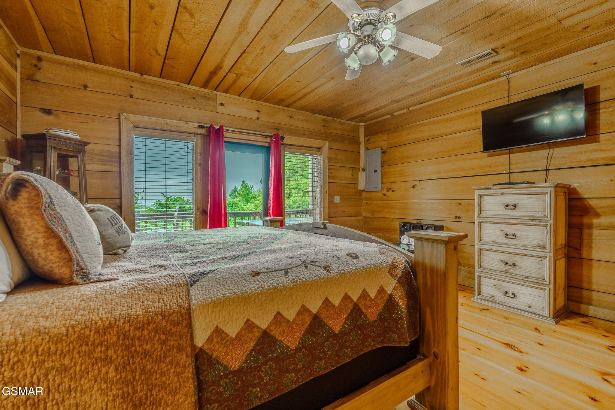 2541 Bobcat Way Sevierville TN 37862