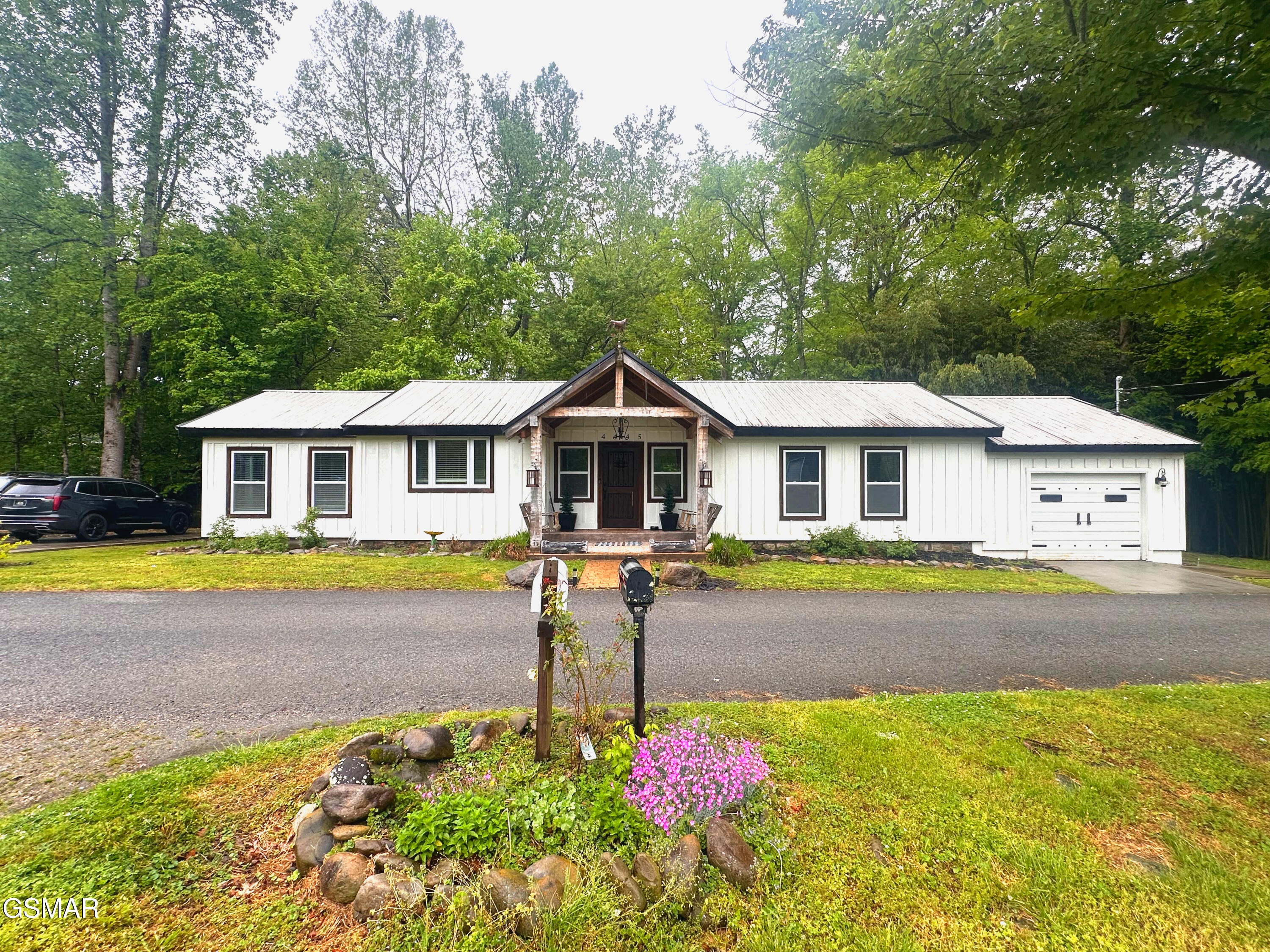 4445 Liberty Road Cosby TN 37722