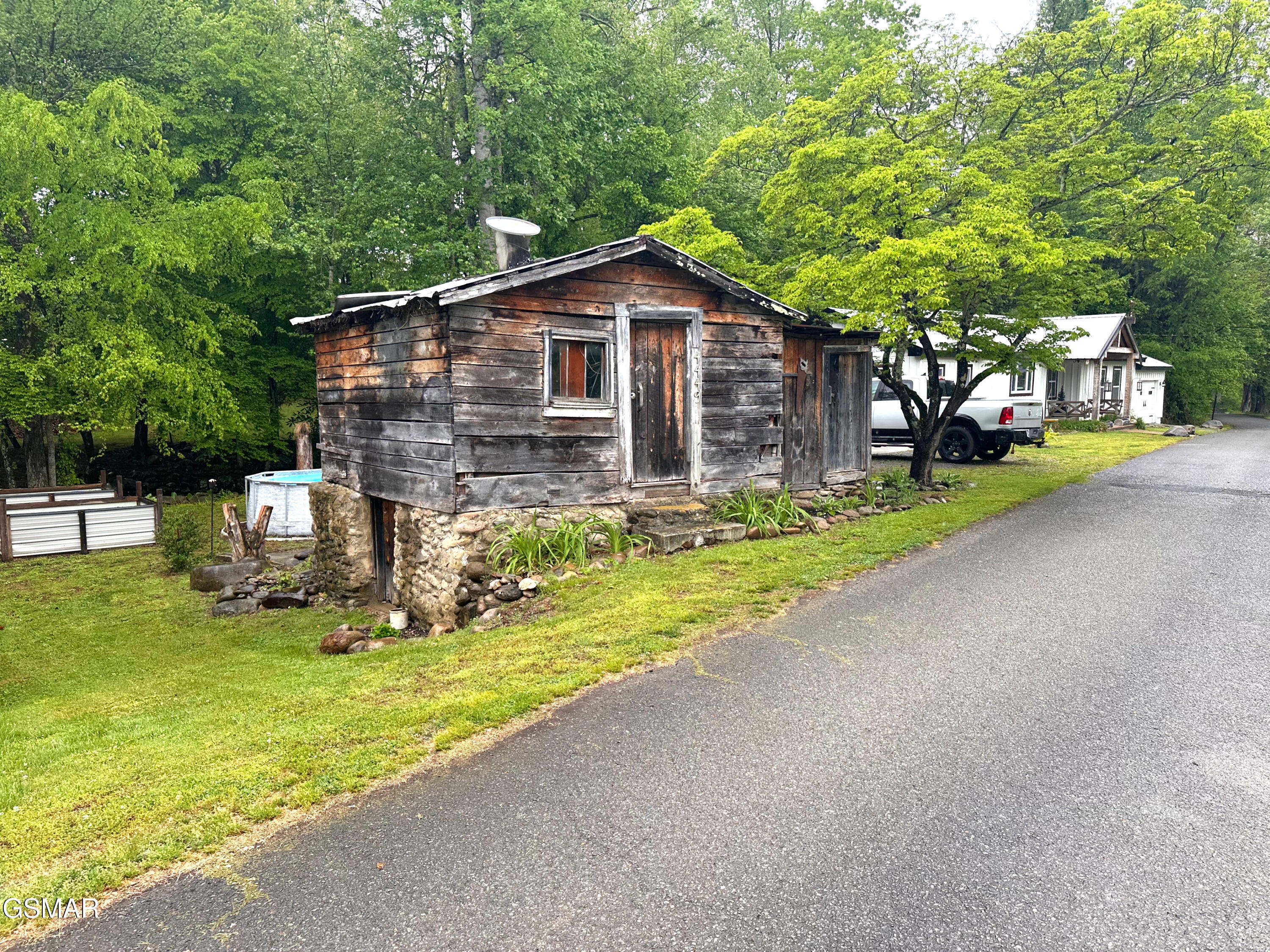 4445 Liberty Road Cosby TN 37722