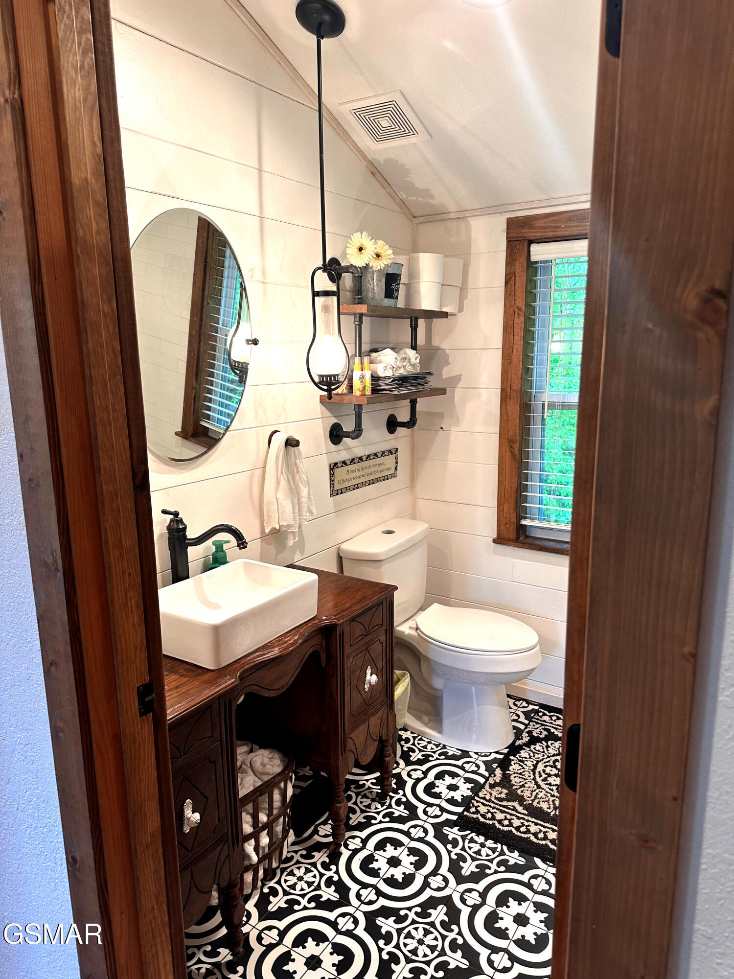 4445 Liberty Road Cosby TN 37722