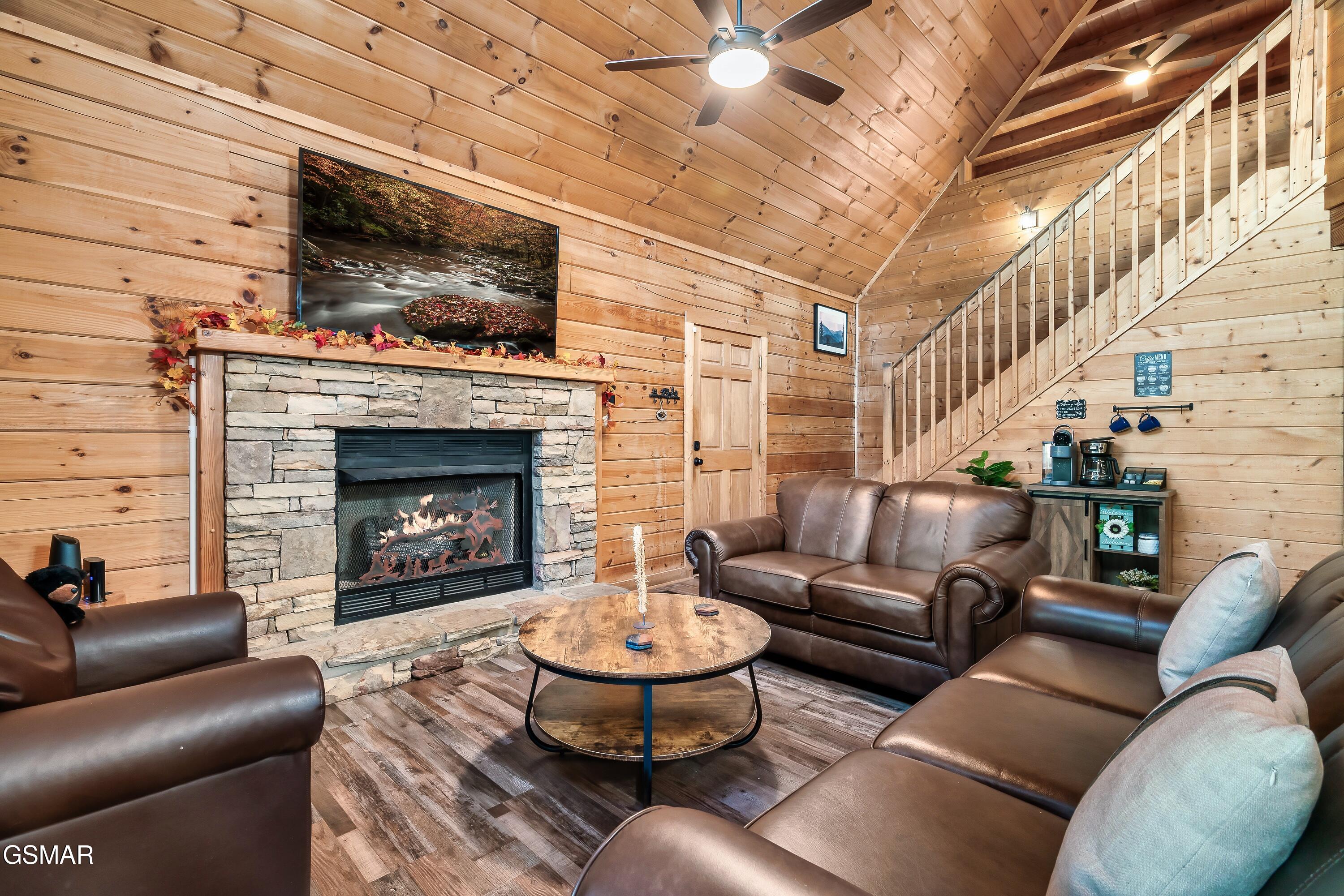 1617 Silver Poplar Lane Sevierville TN 37876