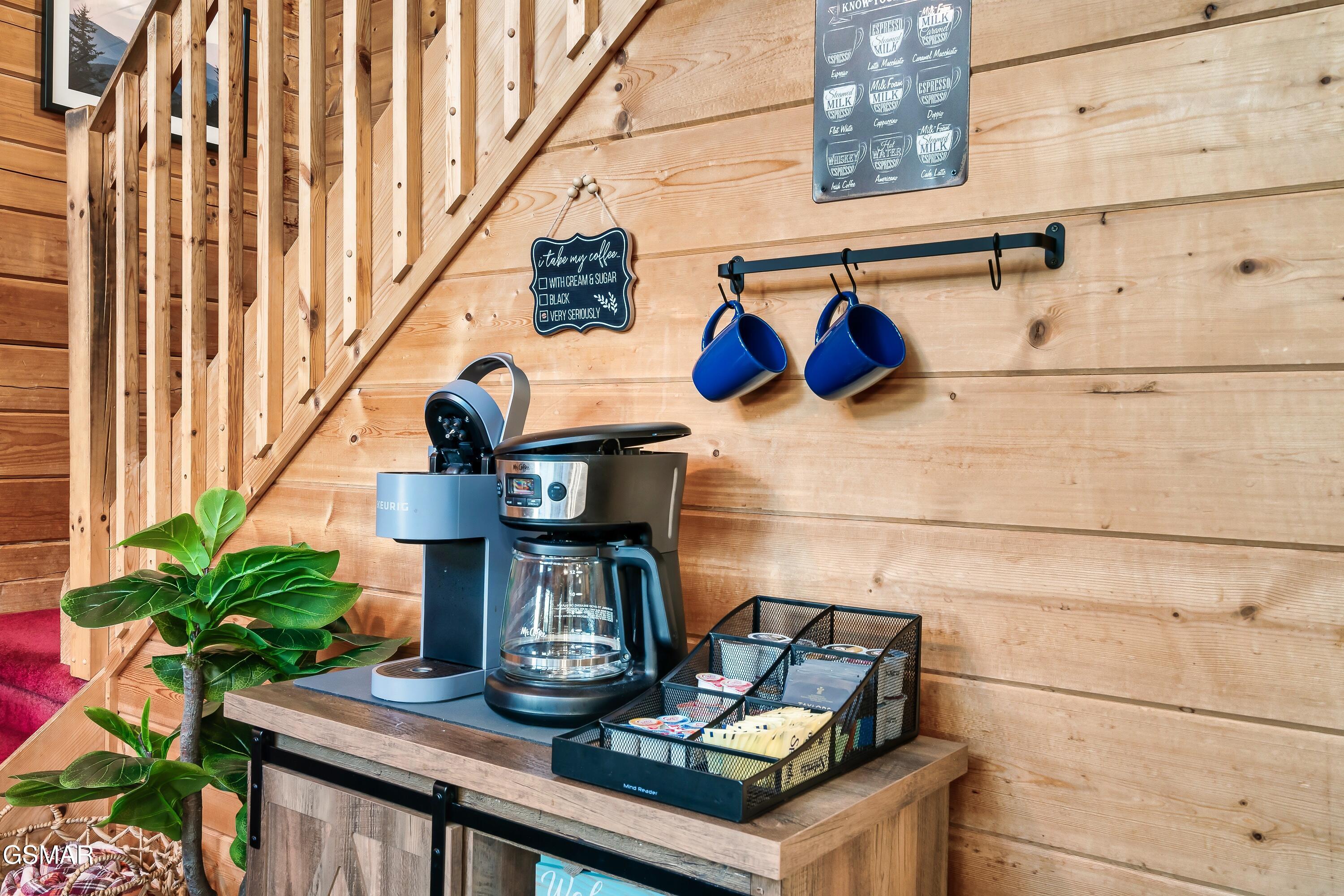 1617 Silver Poplar Lane Sevierville TN 37876