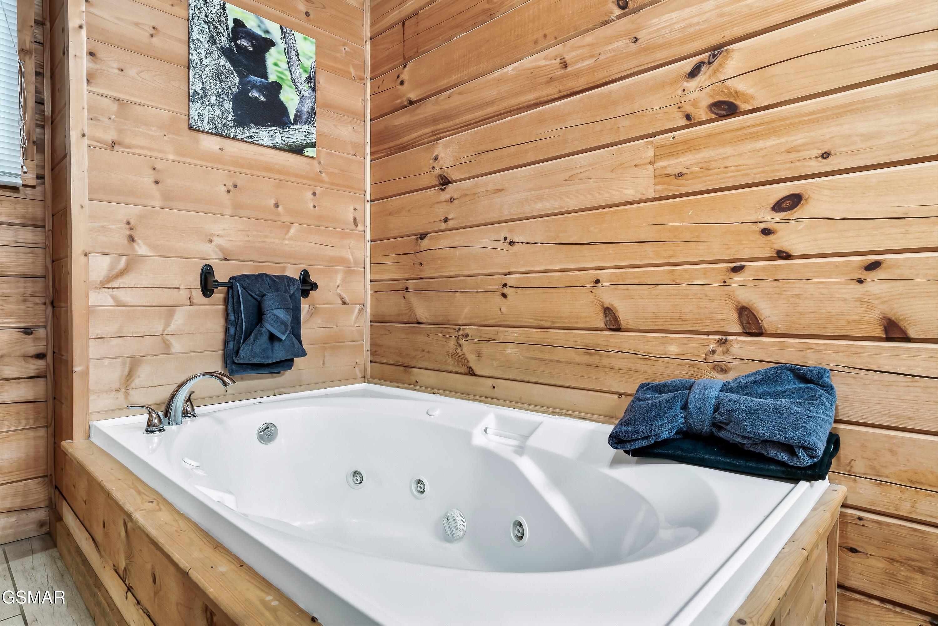 1617 Silver Poplar Lane Sevierville TN 37876