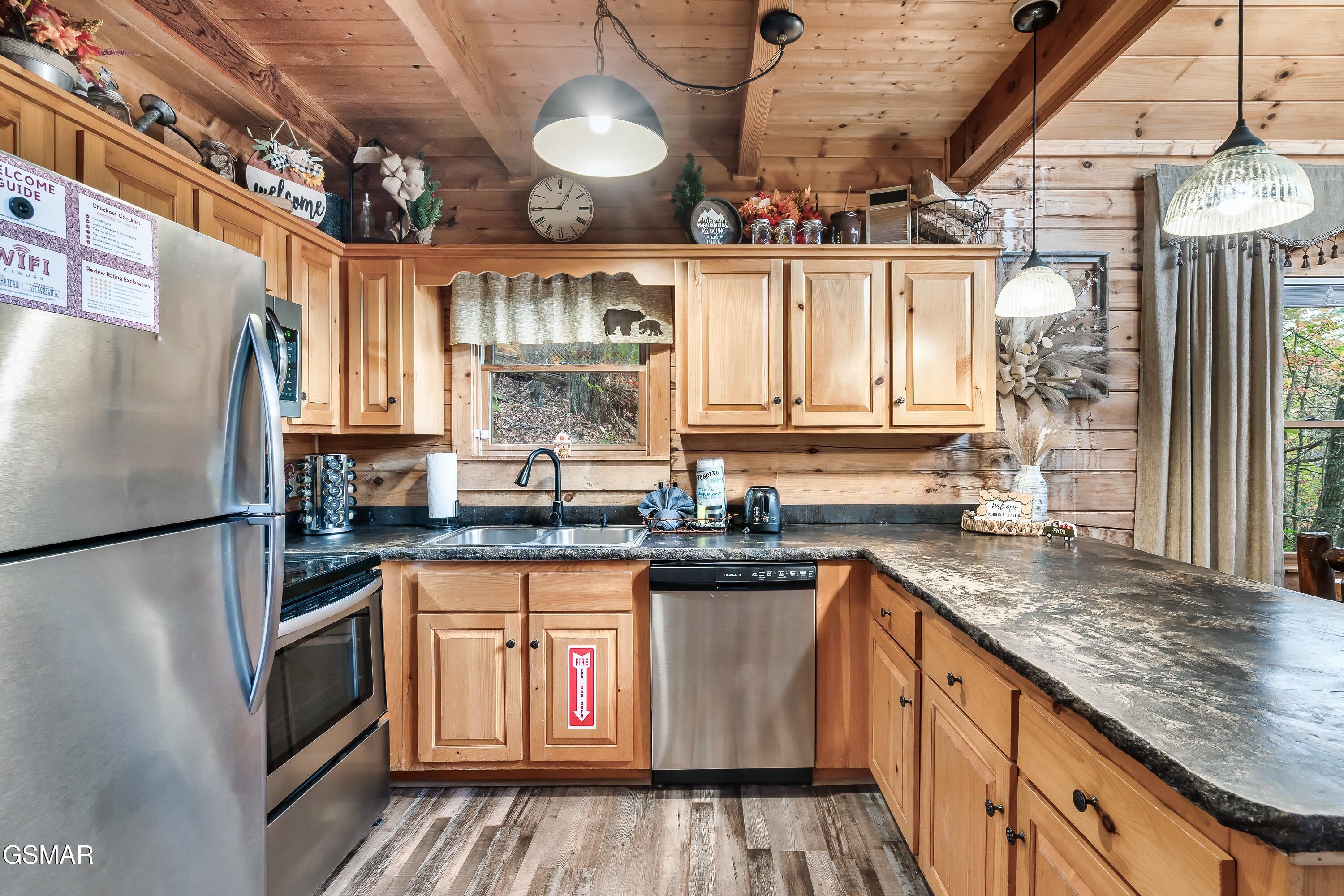 1617 Silver Poplar Lane Sevierville TN 37876