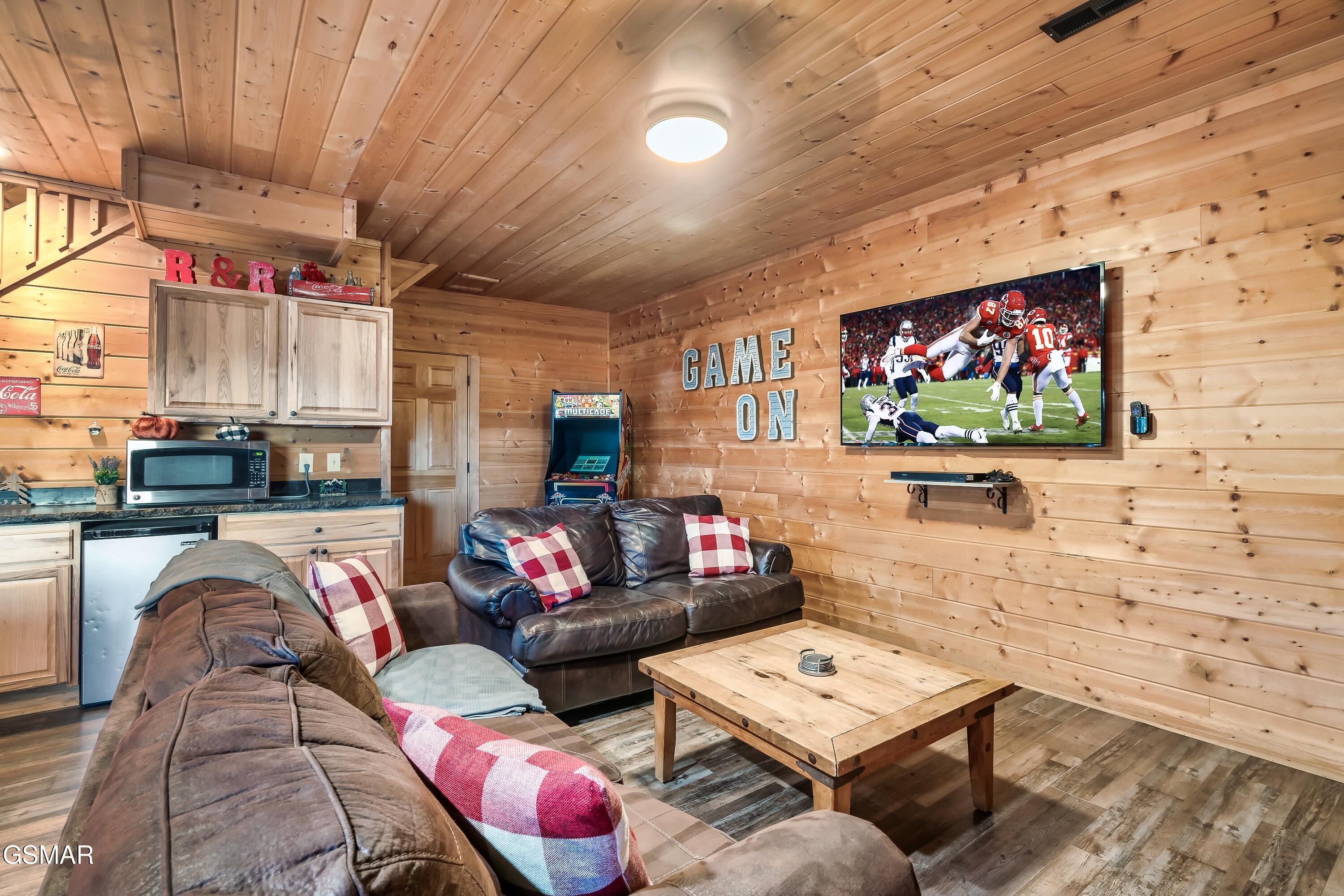 1617 Silver Poplar Lane Sevierville TN 37876